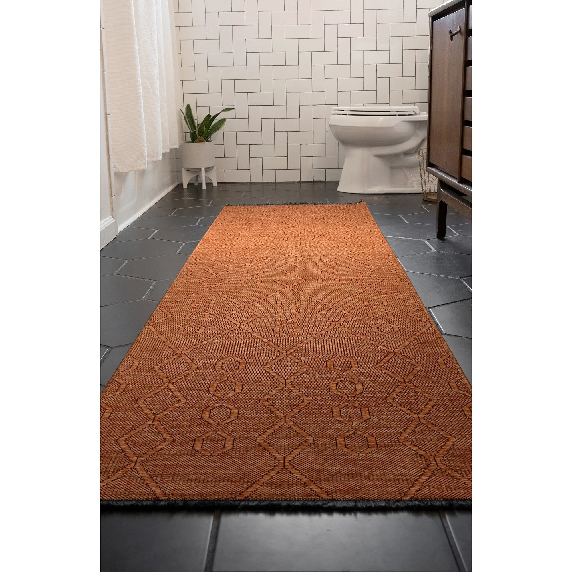 Alameda Solid Color Geometric Machine Washable Indoor Area Rug
