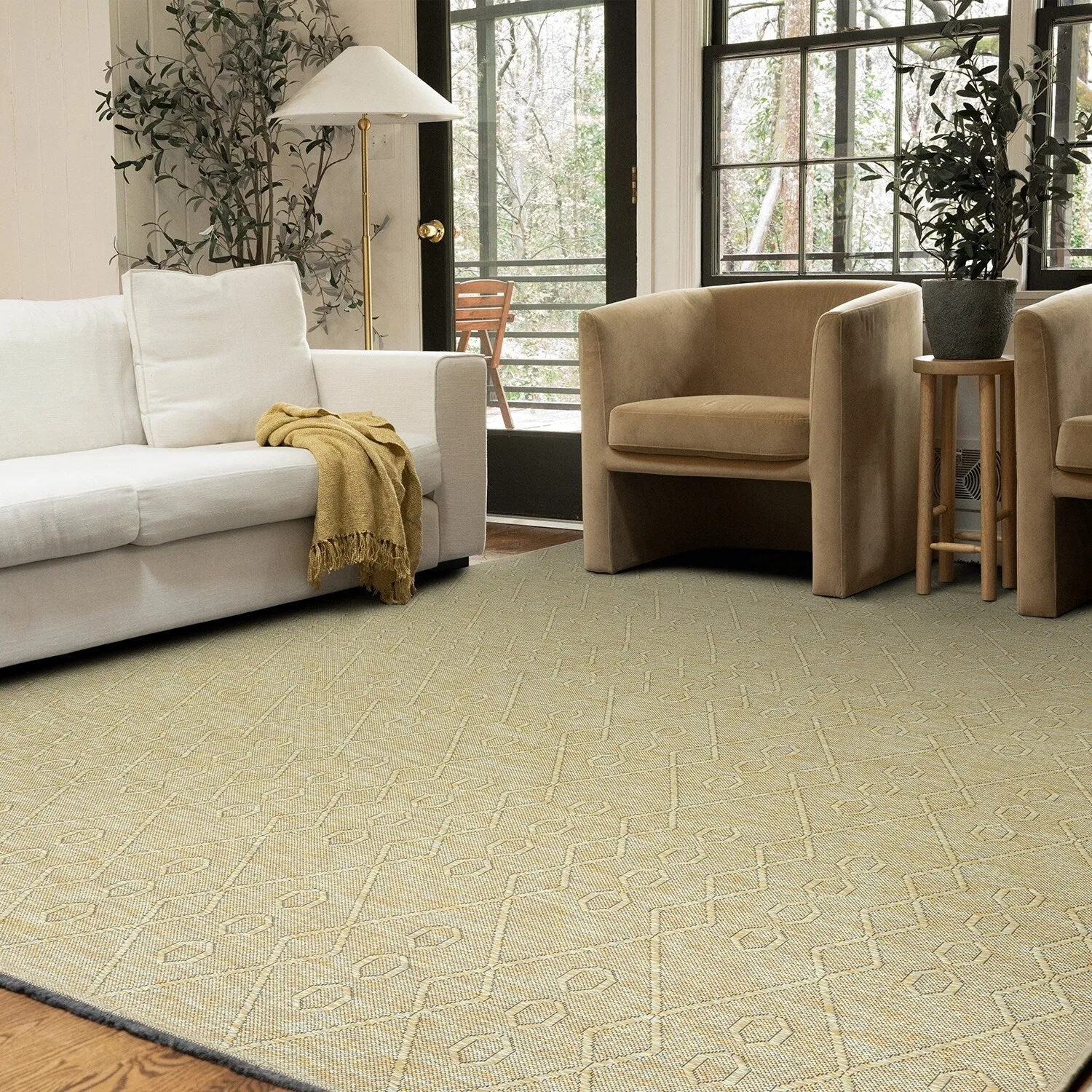 Alameda Solid Color Geometric Machine Washable Indoor Area Rug
