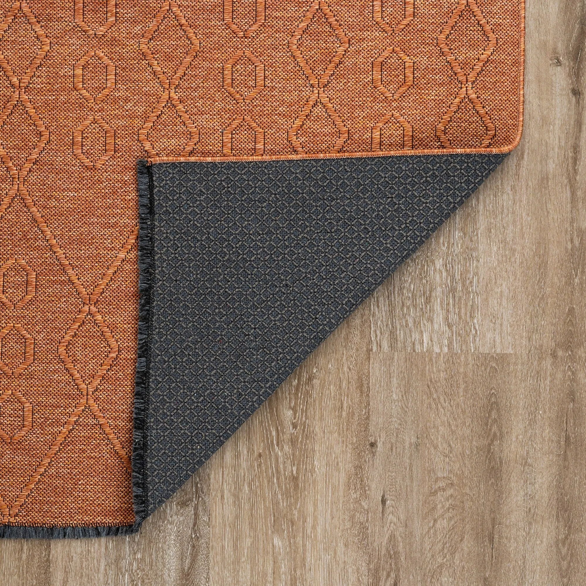 Alameda Solid Color Geometric Machine Washable Indoor Area Rug
