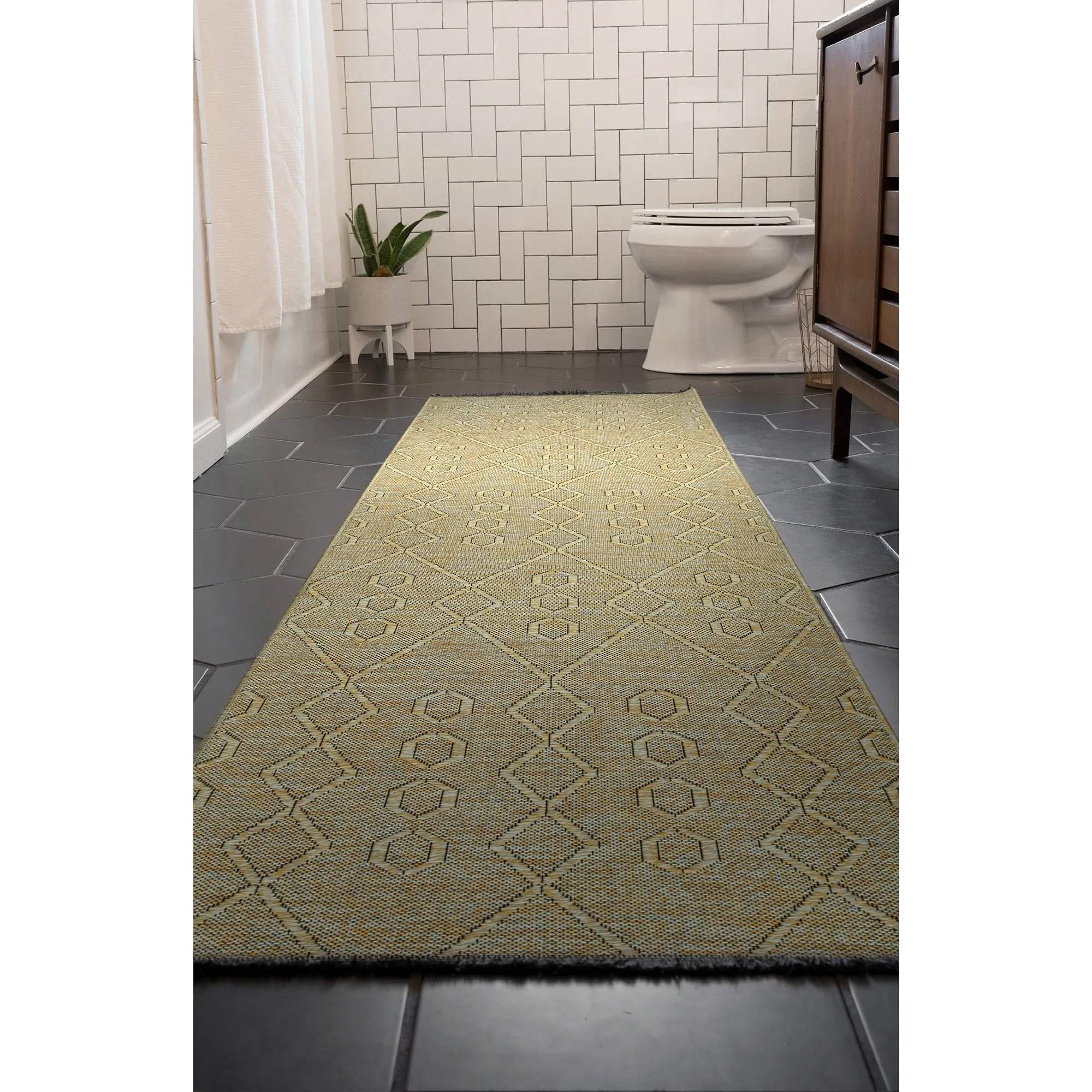 Alameda Solid Color Geometric Machine Washable Indoor Area Rug