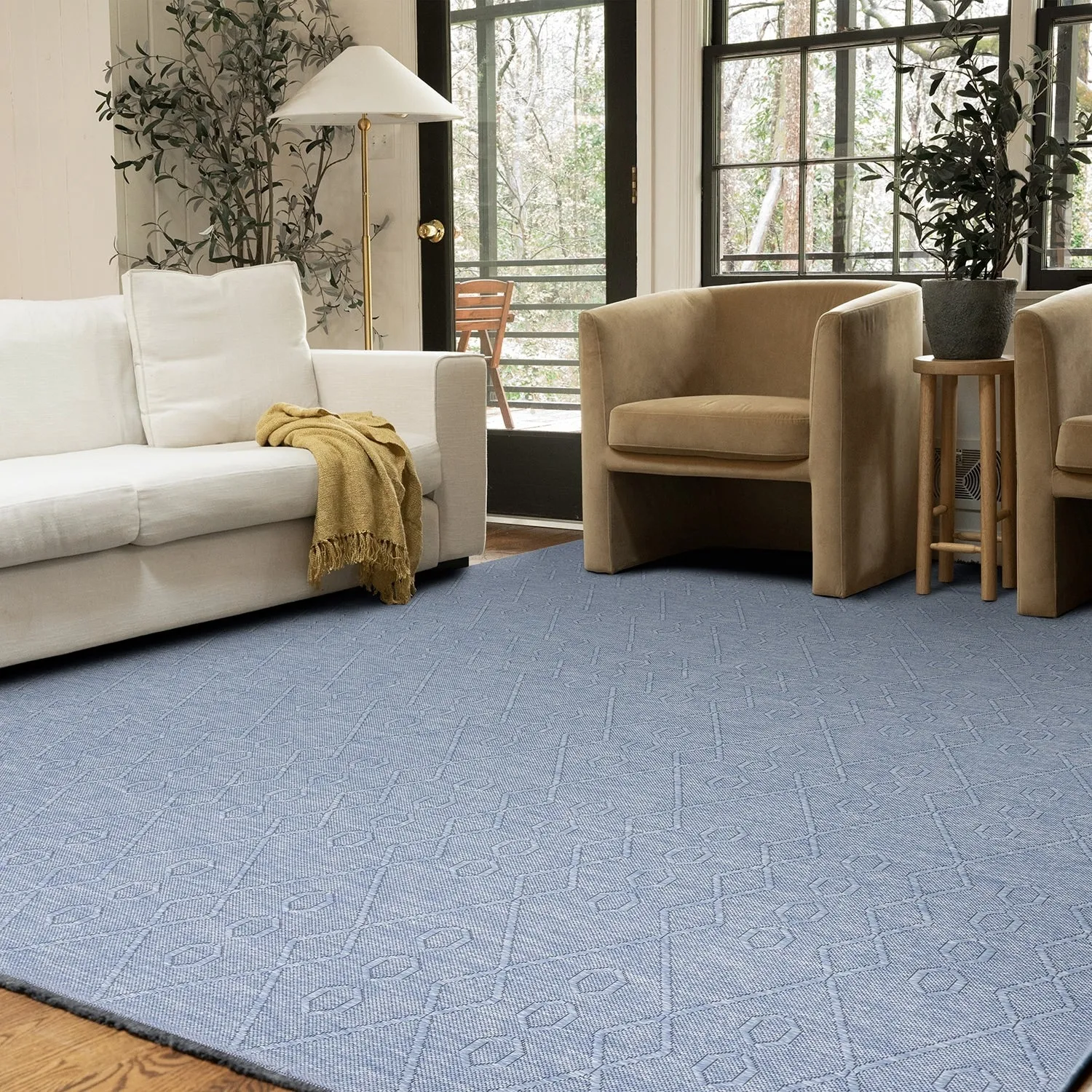 Alameda Solid Color Geometric Machine Washable Indoor Area Rug