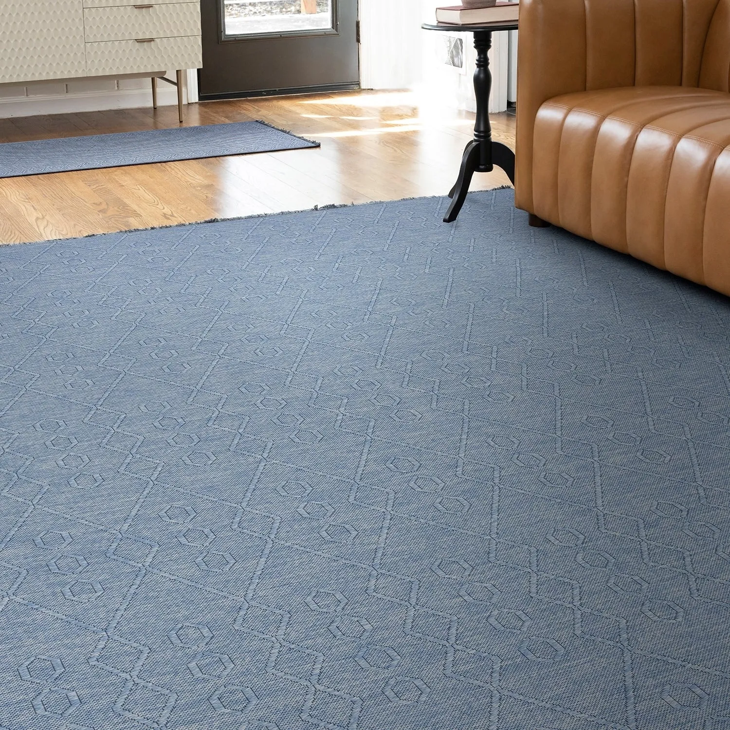 Alameda Solid Color Geometric Machine Washable Indoor Area Rug