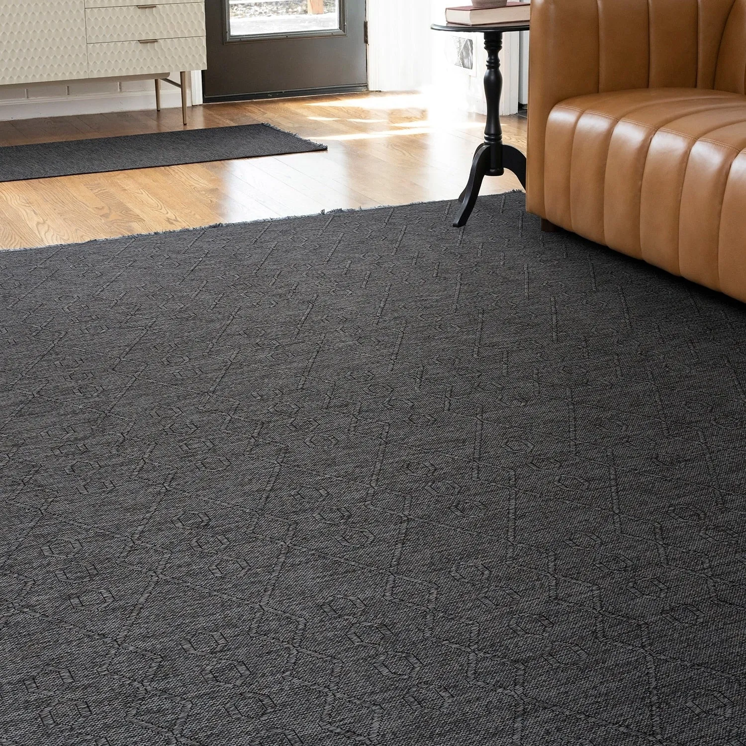 Alameda Solid Color Geometric Machine Washable Indoor Area Rug