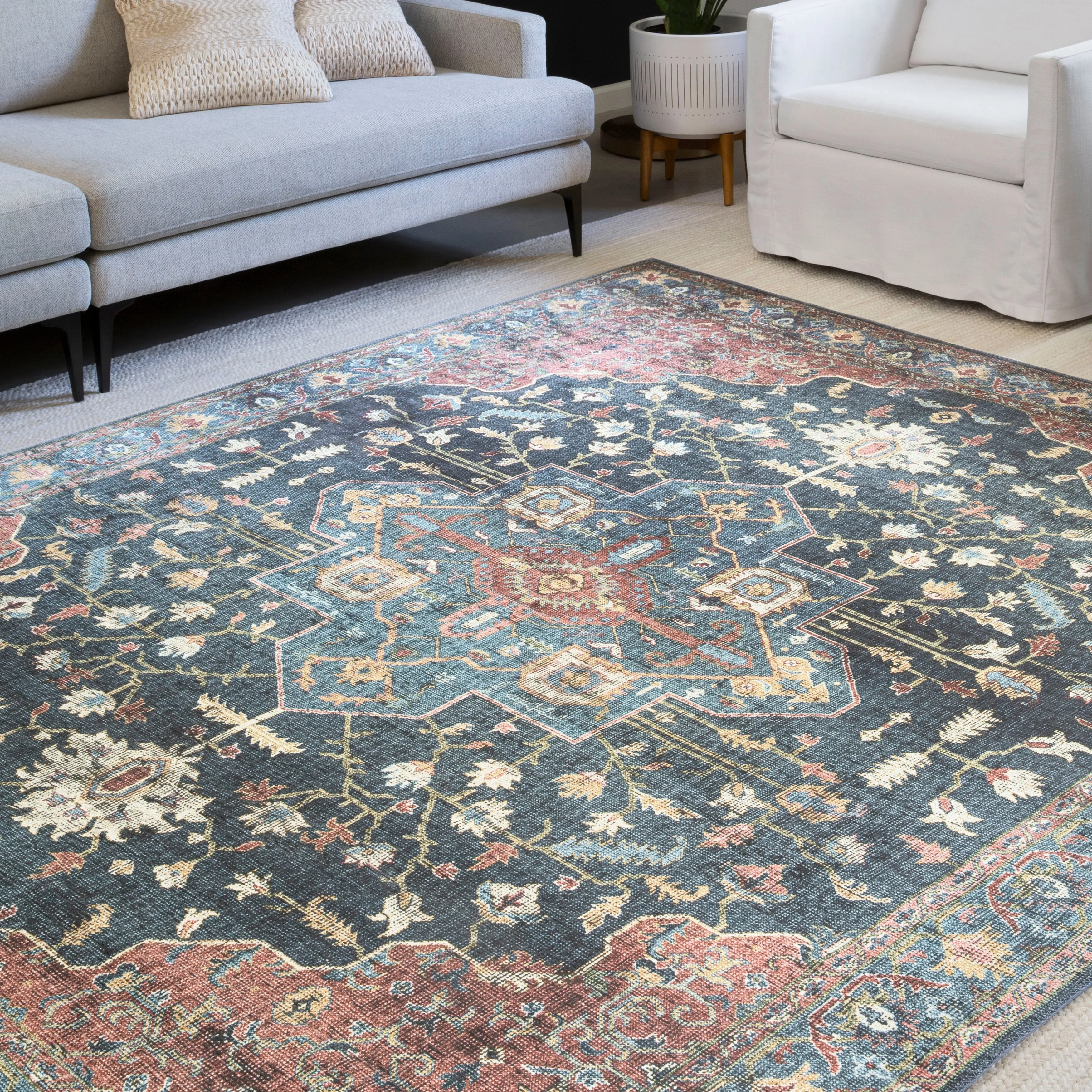 Alexander Home Leanne Traditional Distressed Persian Printed Area Rug