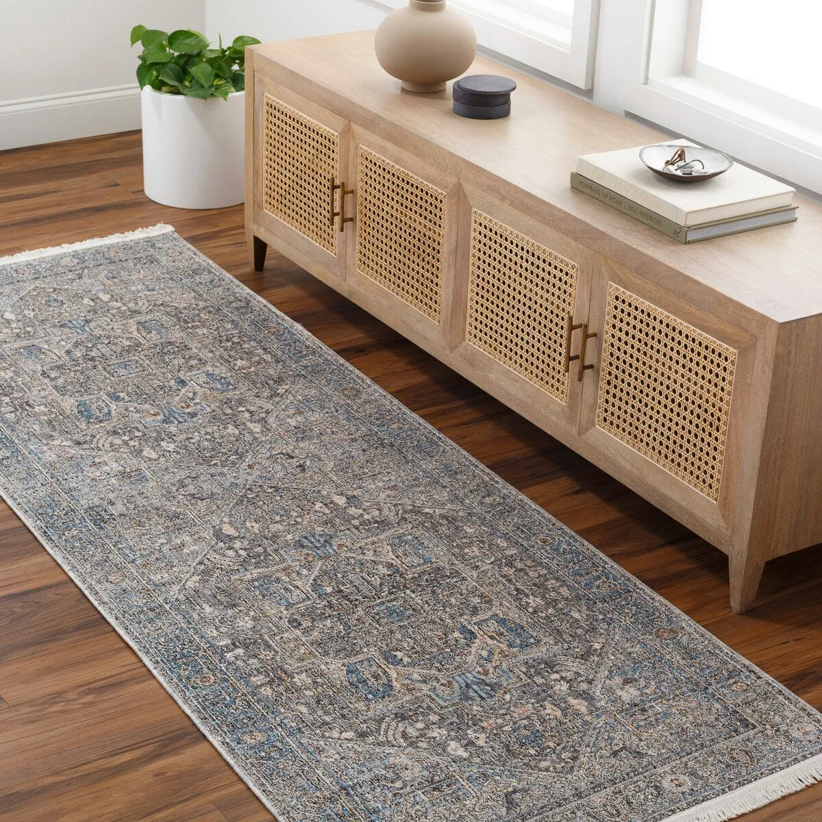 Armand Traditional Area Rug