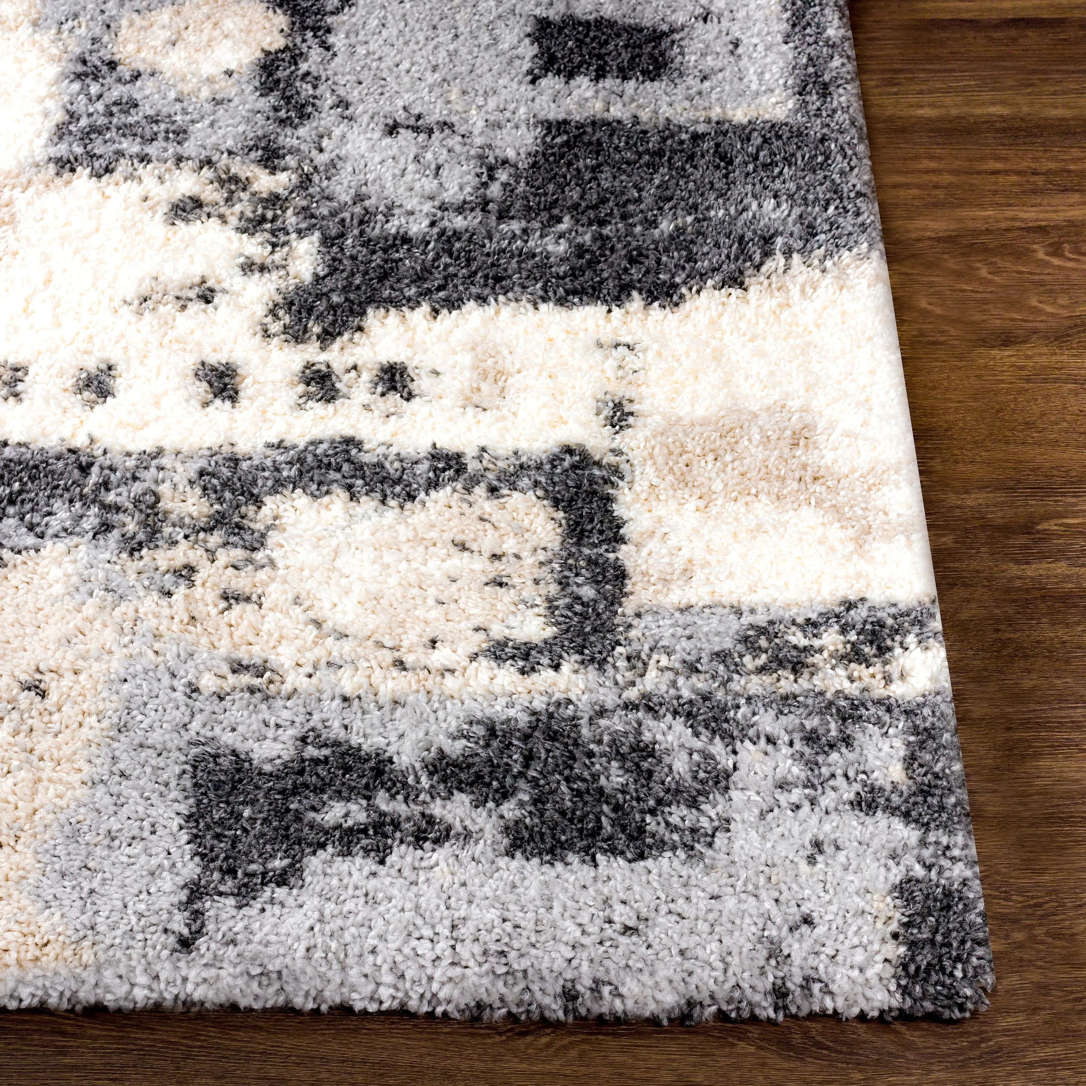 Artistic Weavers Aquino Modern Shag Rug