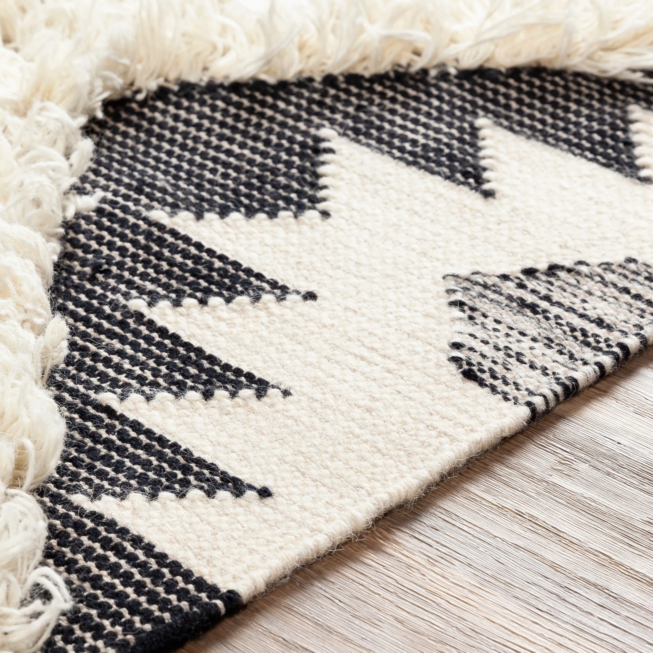 Artistic Weavers Topanga Handmade Wool Scandinavian Tassel Area Rug