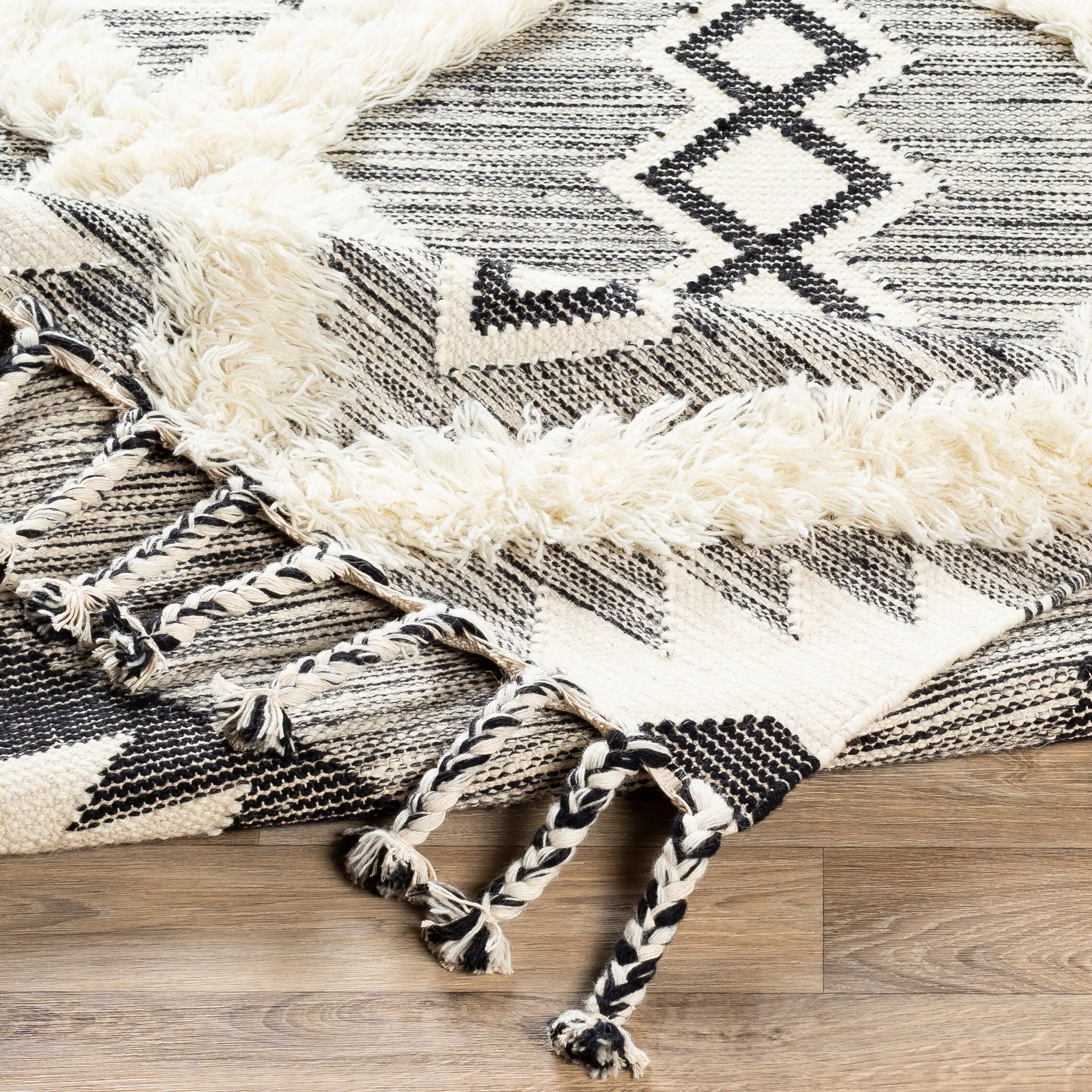Artistic Weavers Topanga Handmade Wool Scandinavian Tassel Area Rug