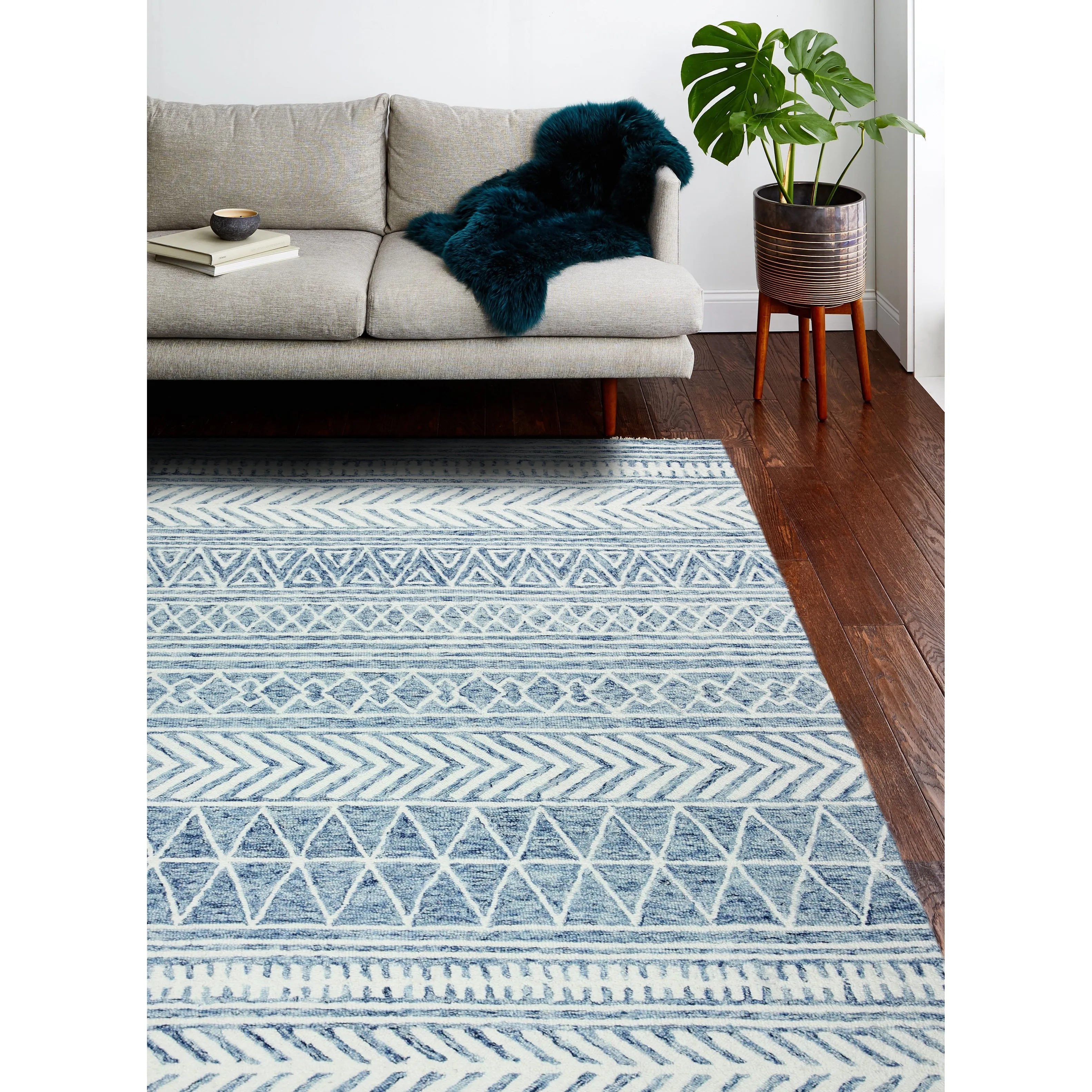 Bashian Nuncio Transitional Hand Tufted Area Rug