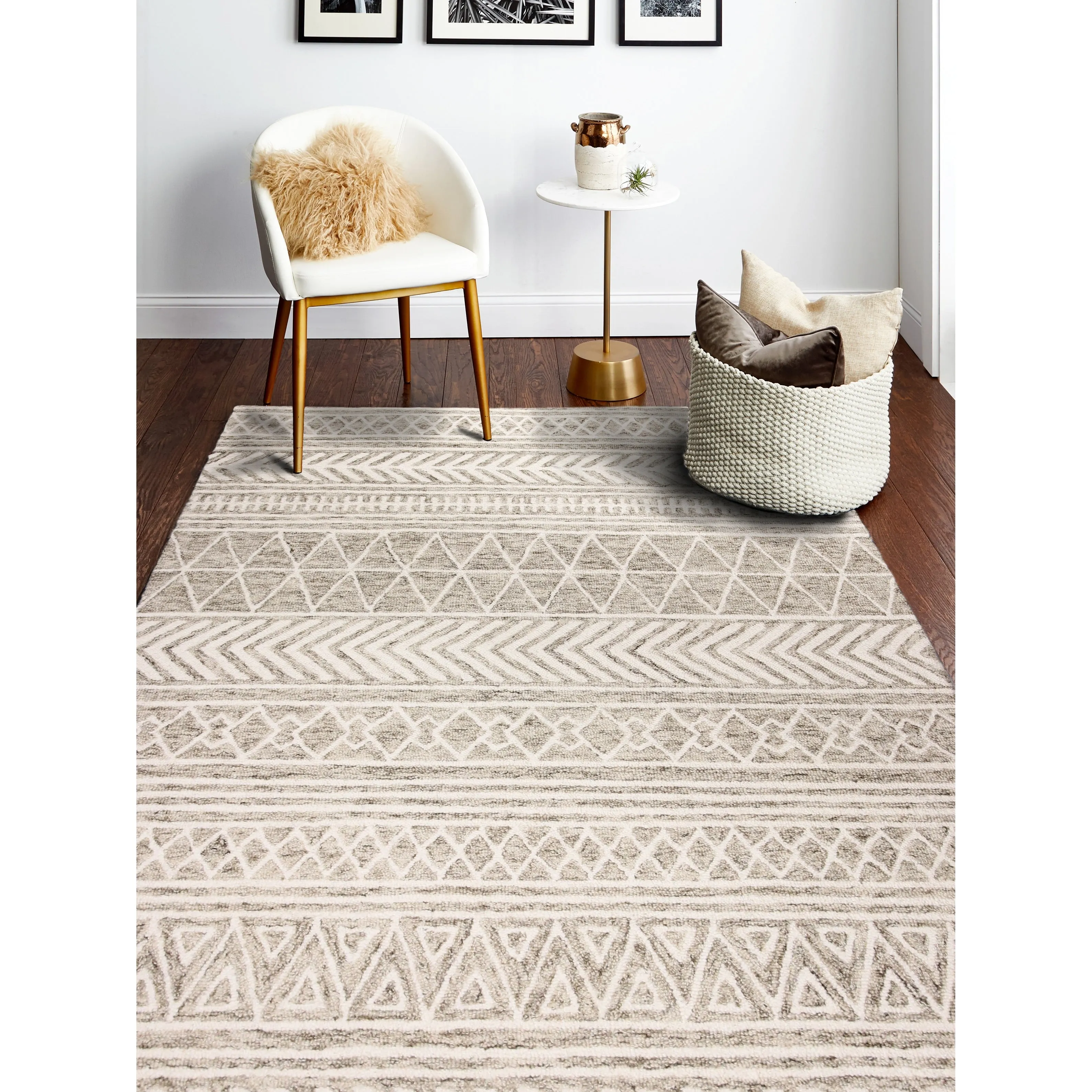 Bashian Nuncio Transitional Hand Tufted Area Rug