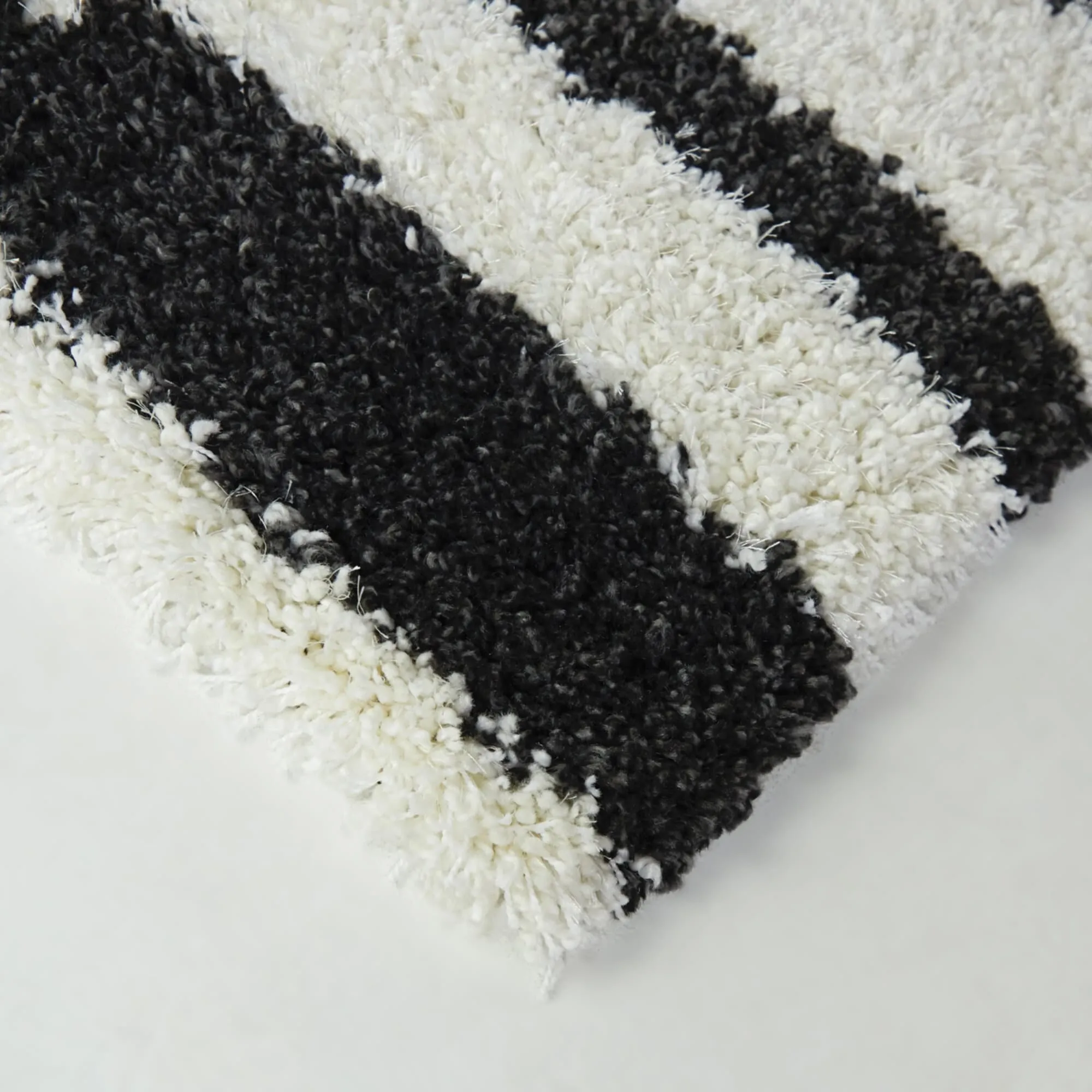 Beatriz Modern Stripe Shag Area Rug