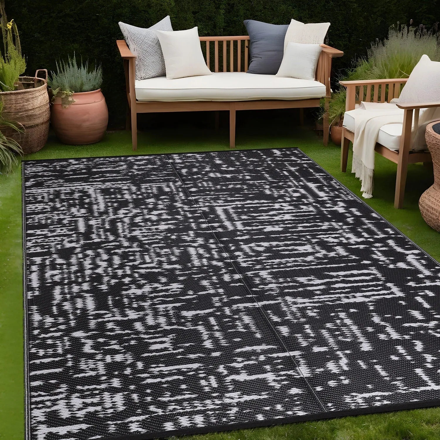 Beverly Rug Reversible Mats Plastic Outdoor Rug for Camping. Patio. Backyard. RV. Picnic. Deck