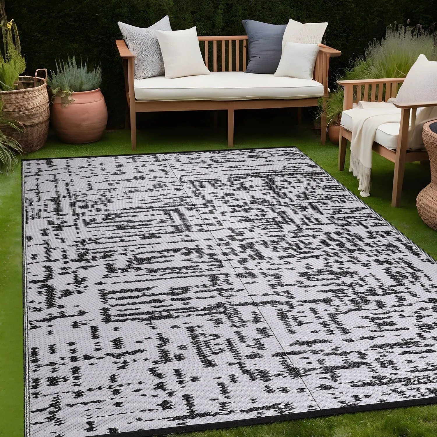 Beverly Rug Reversible Mats Plastic Outdoor Rug for Camping. Patio. Backyard. RV. Picnic. Deck