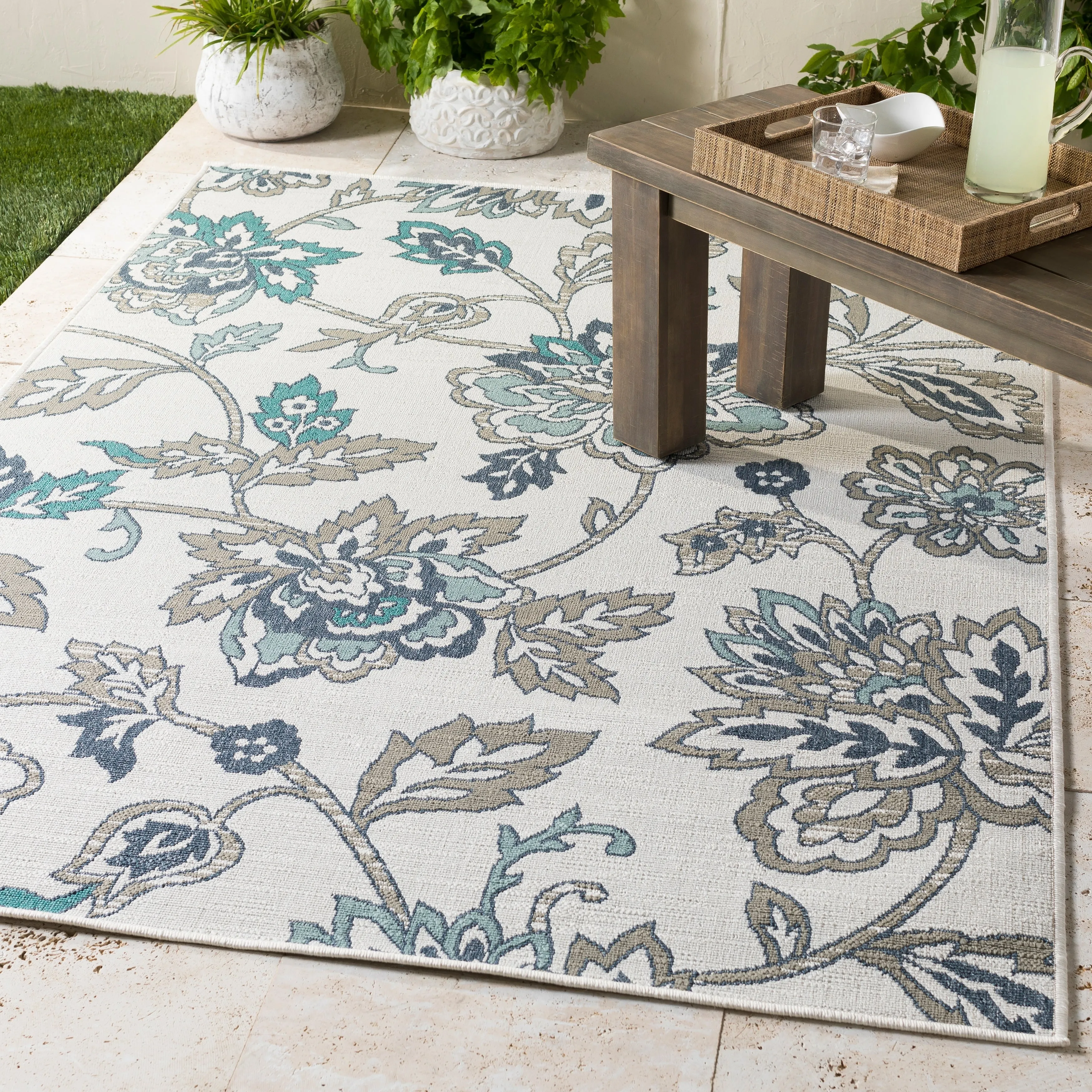 Cesarina Floral Indoor/ Outdoor Area Rug - 8'9 x 12'9