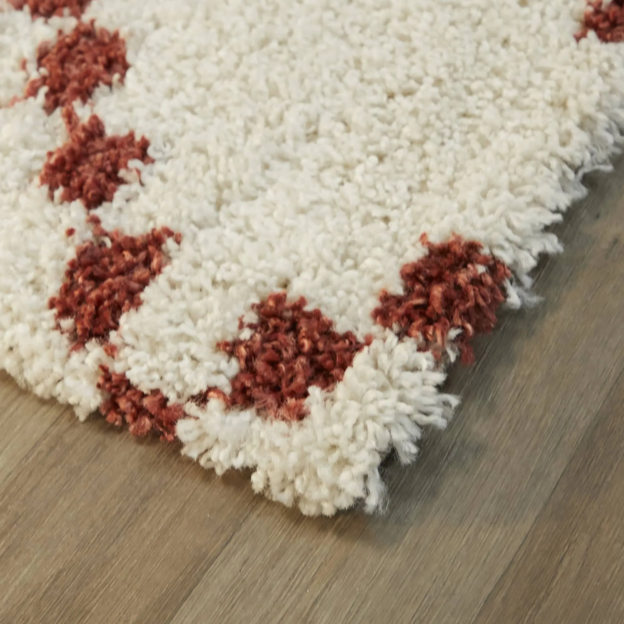 Cheshire Geometric Diamond Shag Area Rug