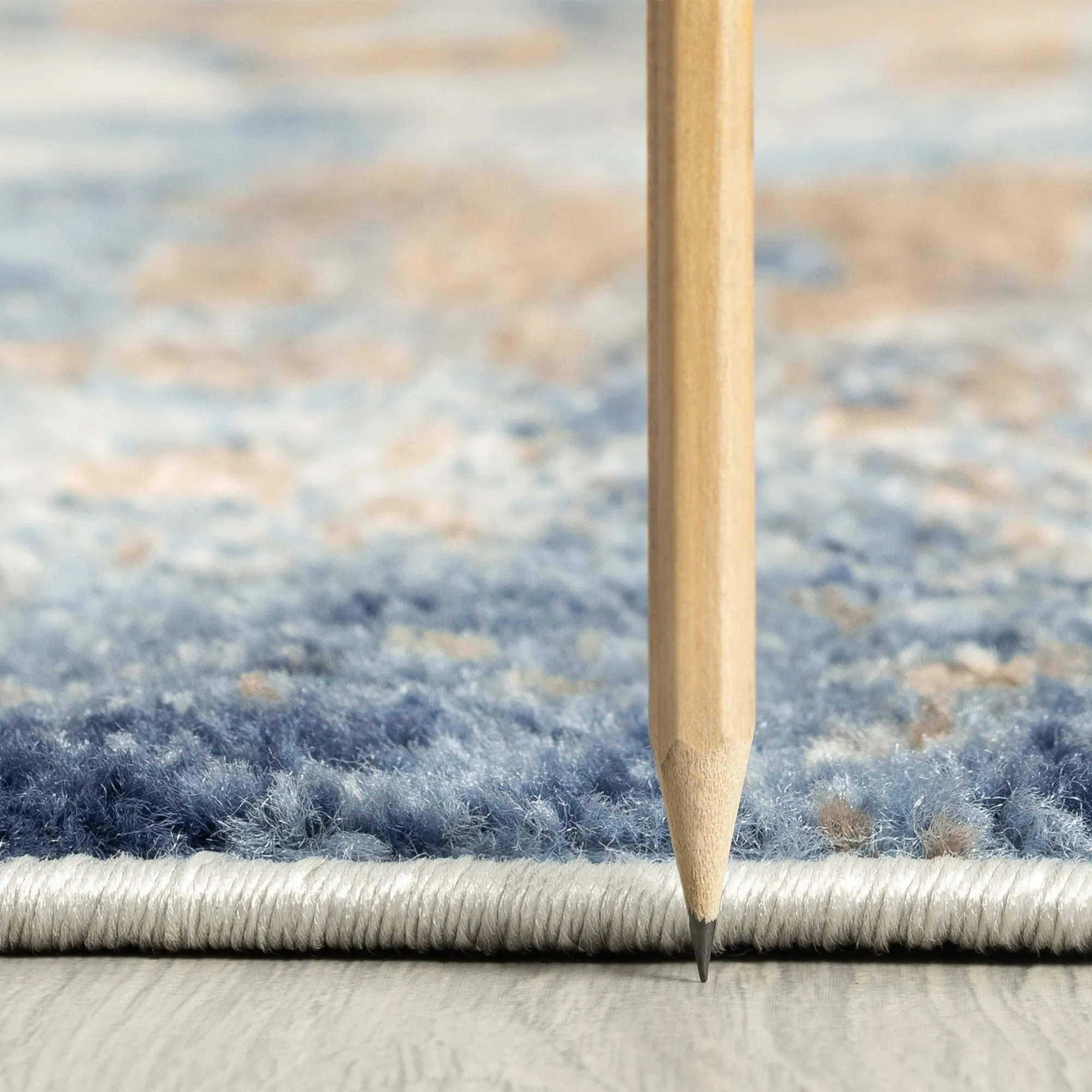 Chesney Modern & Contemporary Abstract Indoor Area Rug