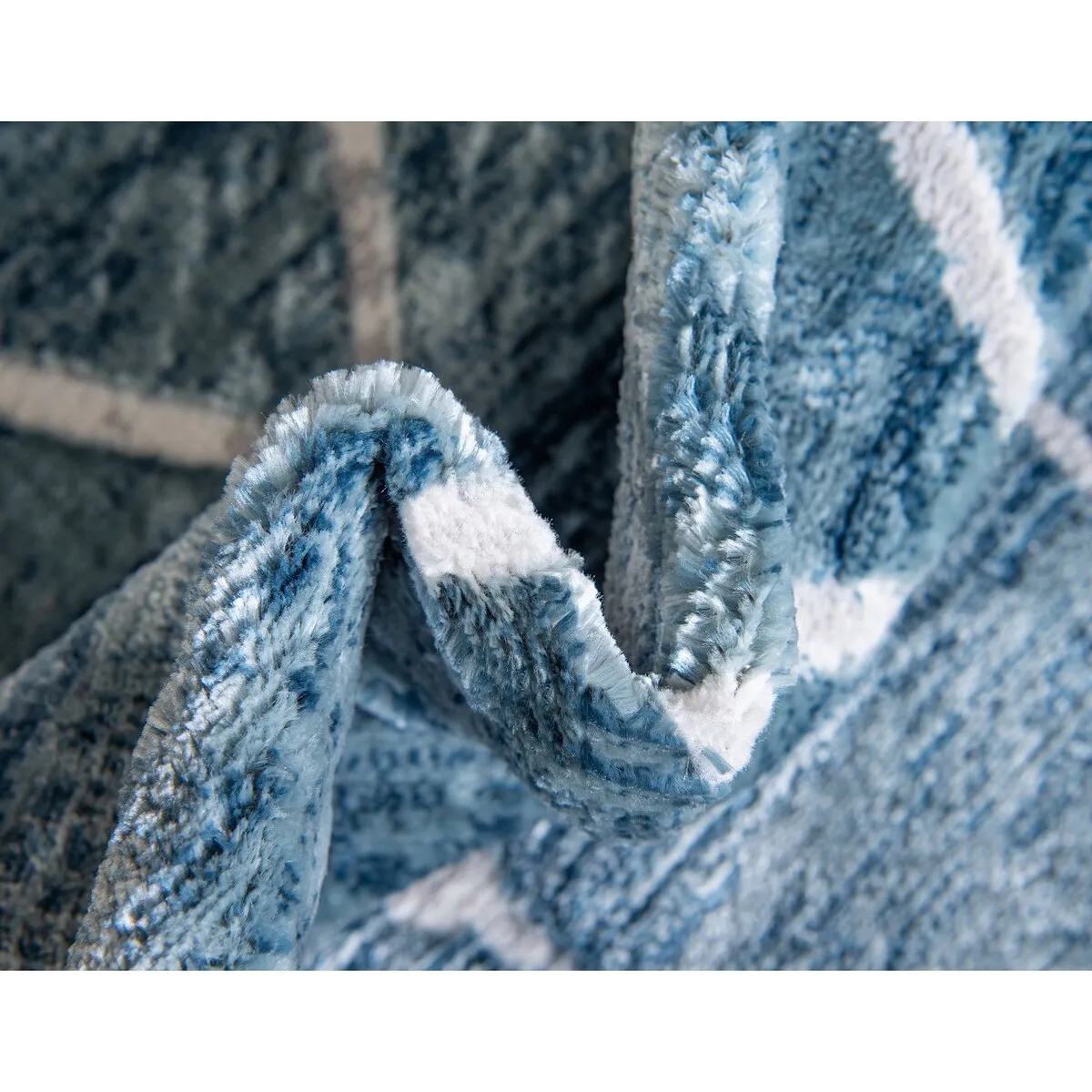 Contemporary Ahora Collection Area Rug