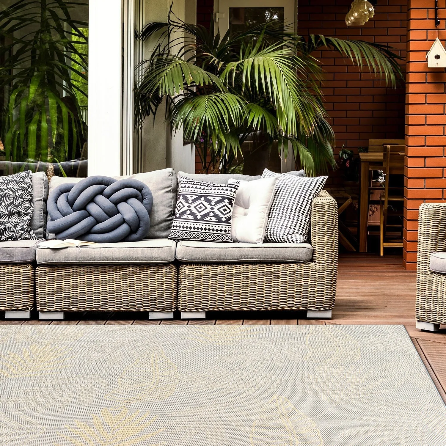 Contemporary Floral Leaves Indoor/Outdoor Flatweave Waterproof Backyard Patio Area Rug