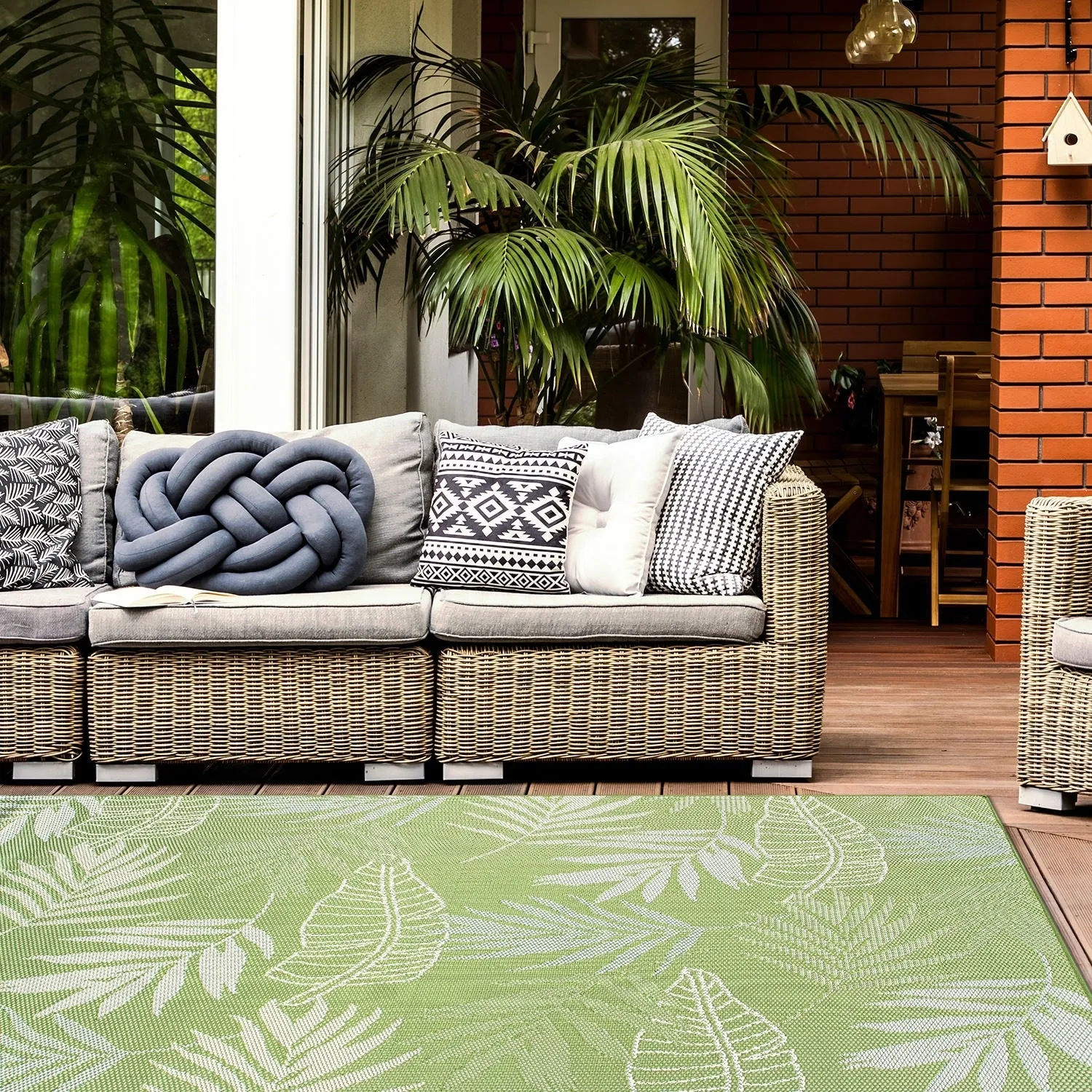 Contemporary Floral Leaves Indoor/Outdoor Flatweave Waterproof Backyard Patio Area Rug