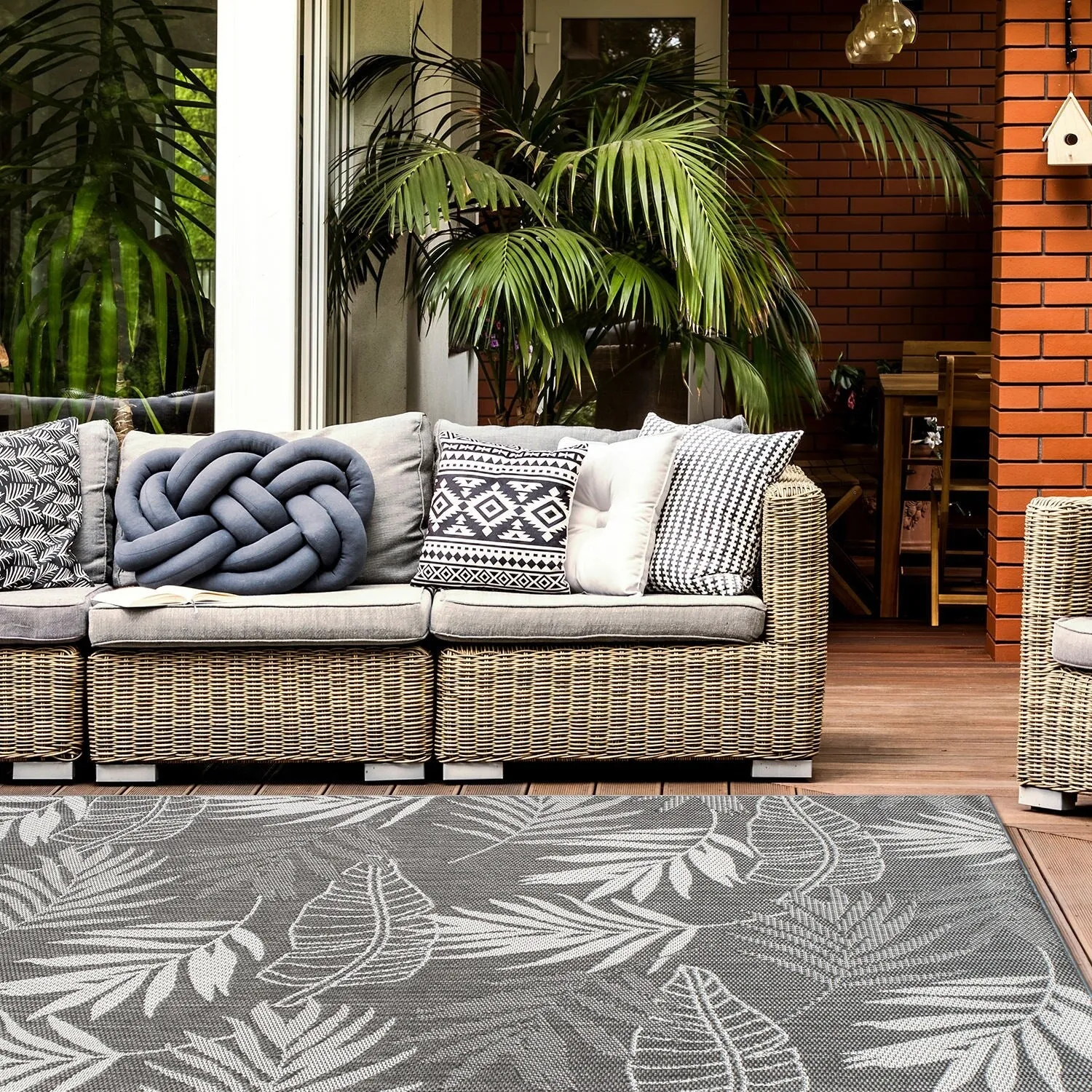 Contemporary Floral Leaves Indoor/Outdoor Flatweave Waterproof Backyard Patio Area Rug
