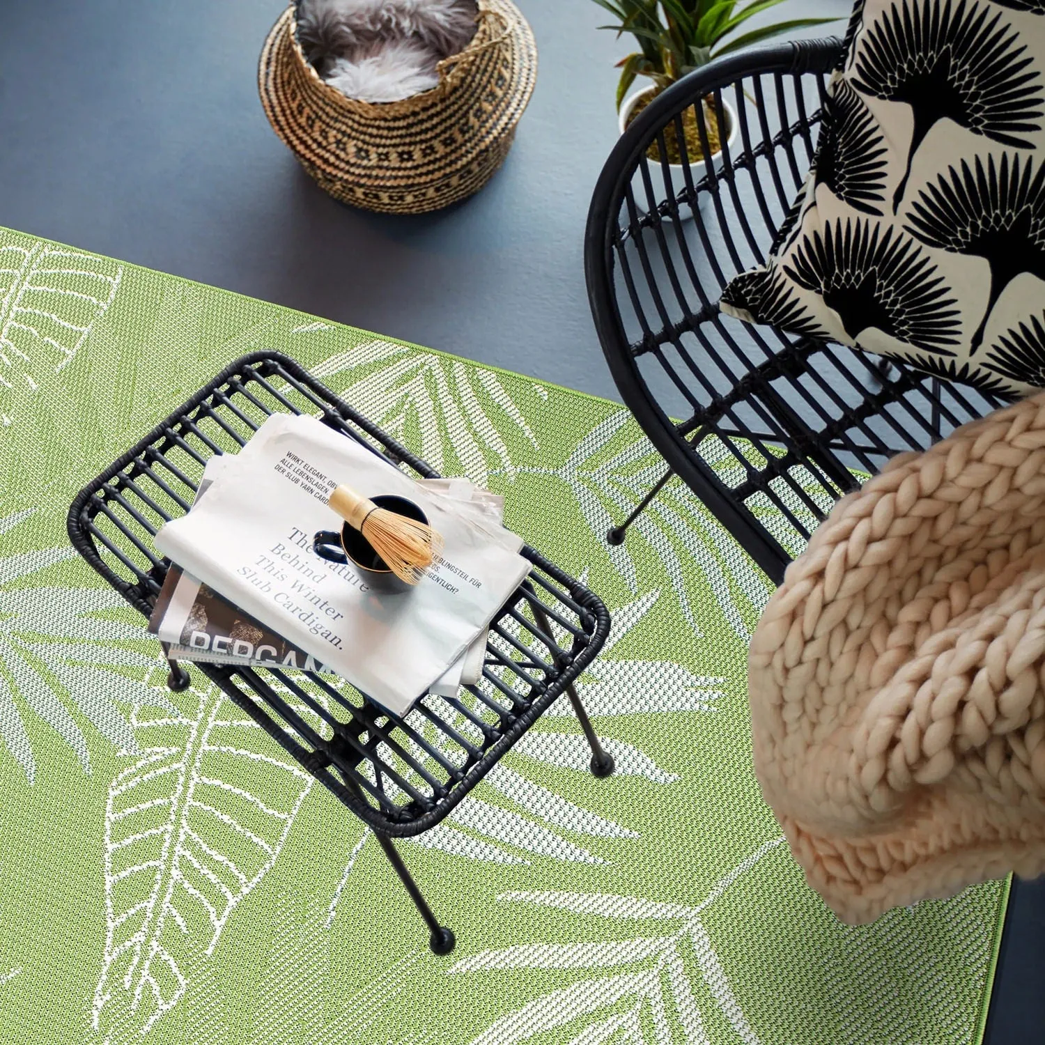 Contemporary Floral Leaves Indoor/Outdoor Flatweave Waterproof Backyard Patio Area Rug