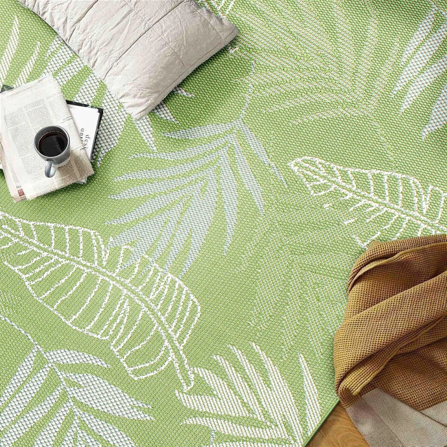 Contemporary Floral Leaves Indoor/Outdoor Flatweave Waterproof Backyard Patio Area Rug