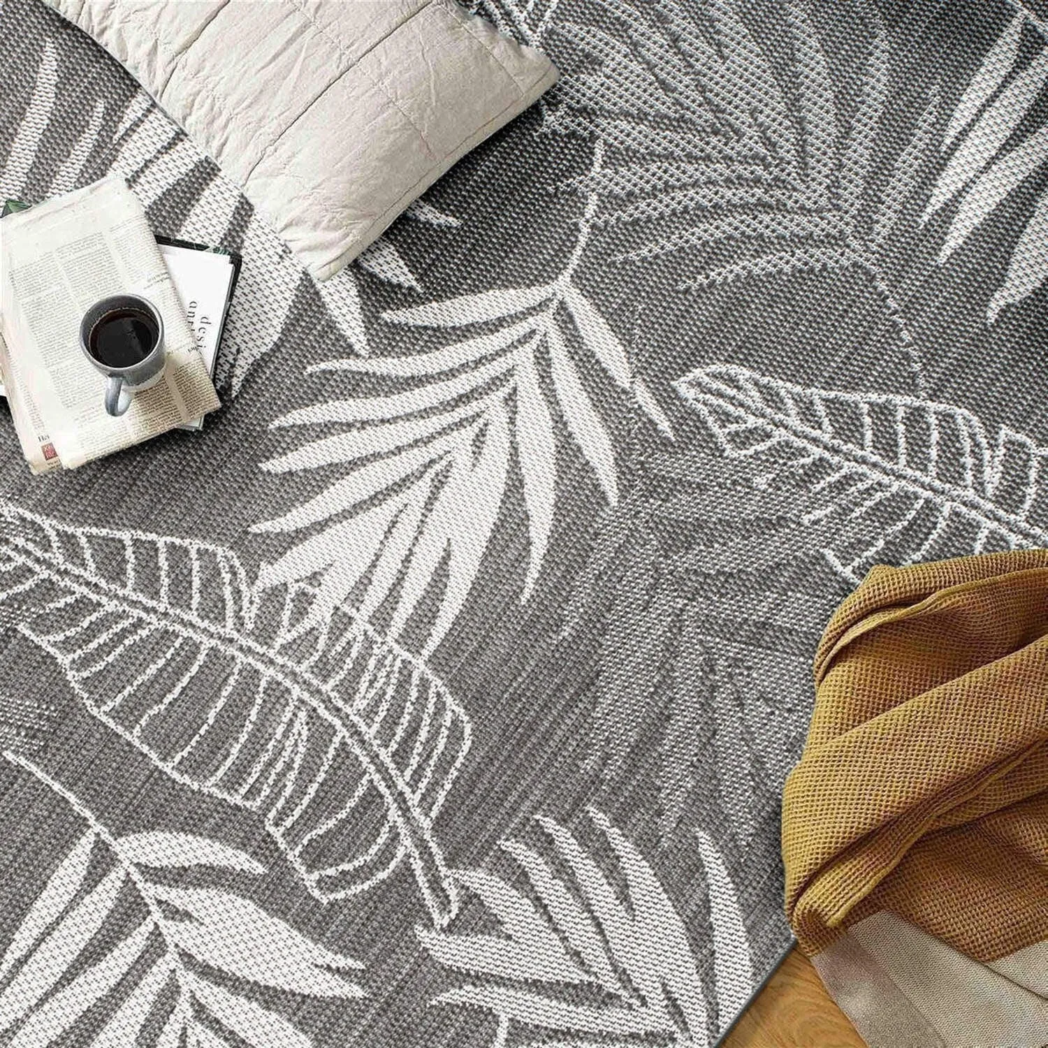 Contemporary Floral Leaves Indoor/Outdoor Flatweave Waterproof Backyard Patio Area Rug