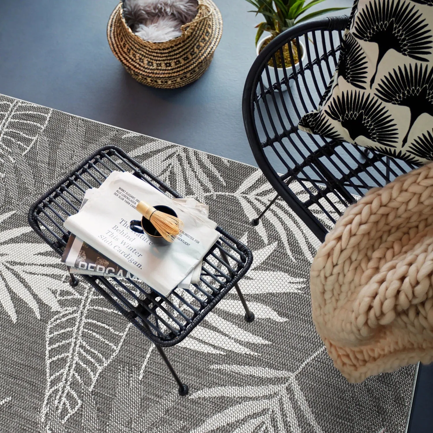 Contemporary Floral Leaves Indoor/Outdoor Flatweave Waterproof Backyard Patio Area Rug