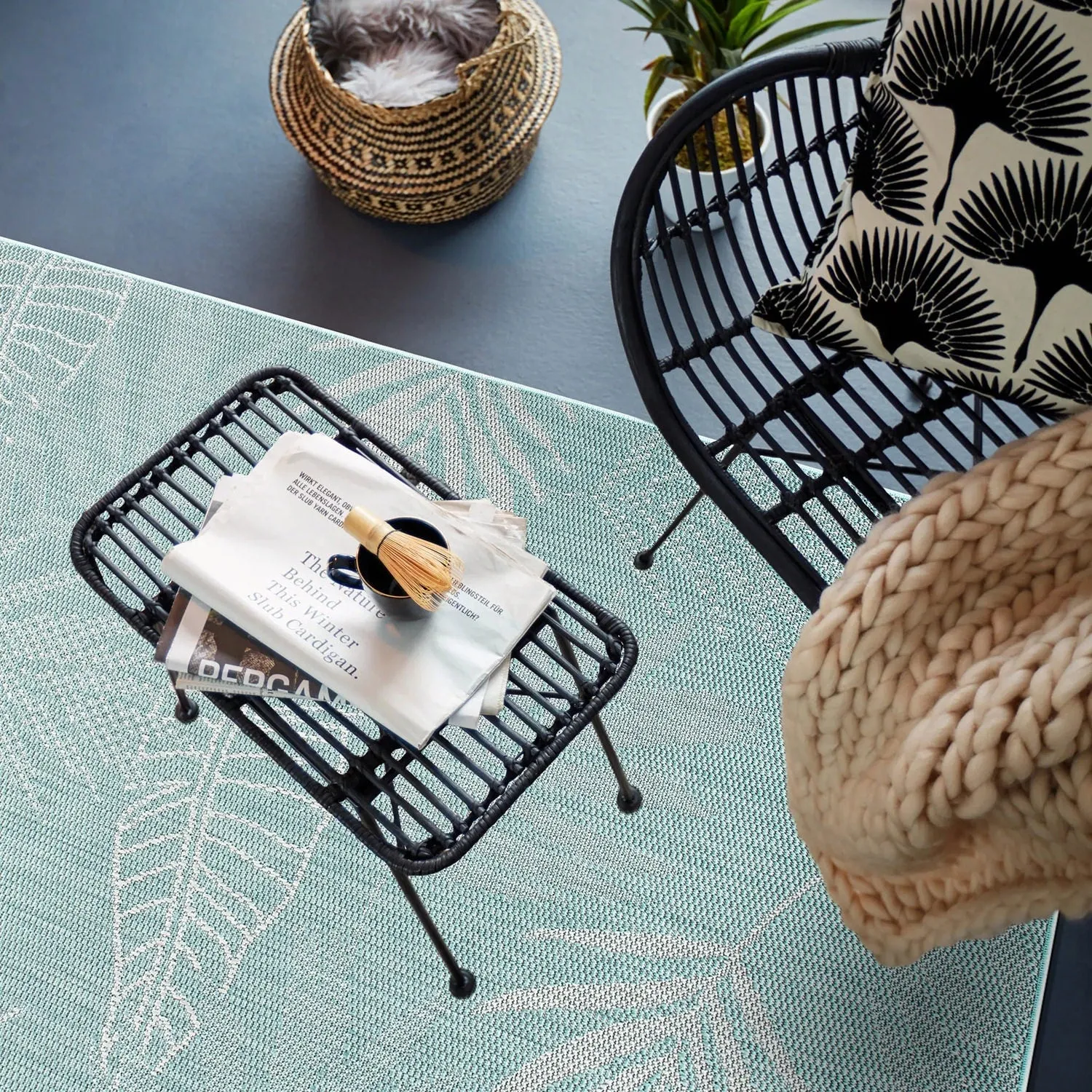 Contemporary Floral Leaves Indoor/Outdoor Flatweave Waterproof Backyard Patio Area Rug