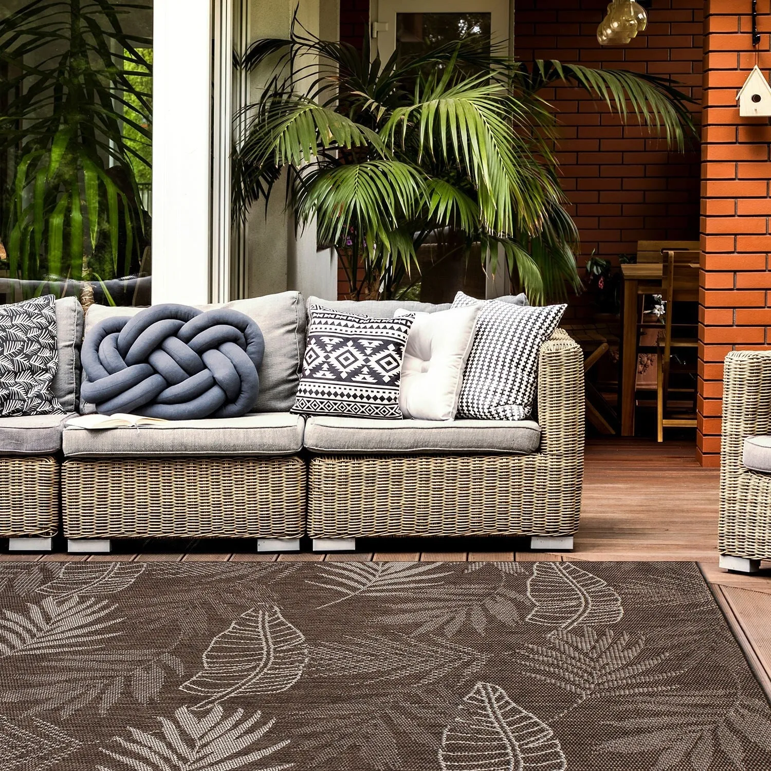 Contemporary Floral Leaves Indoor/Outdoor Flatweave Waterproof Backyard Patio Area Rug