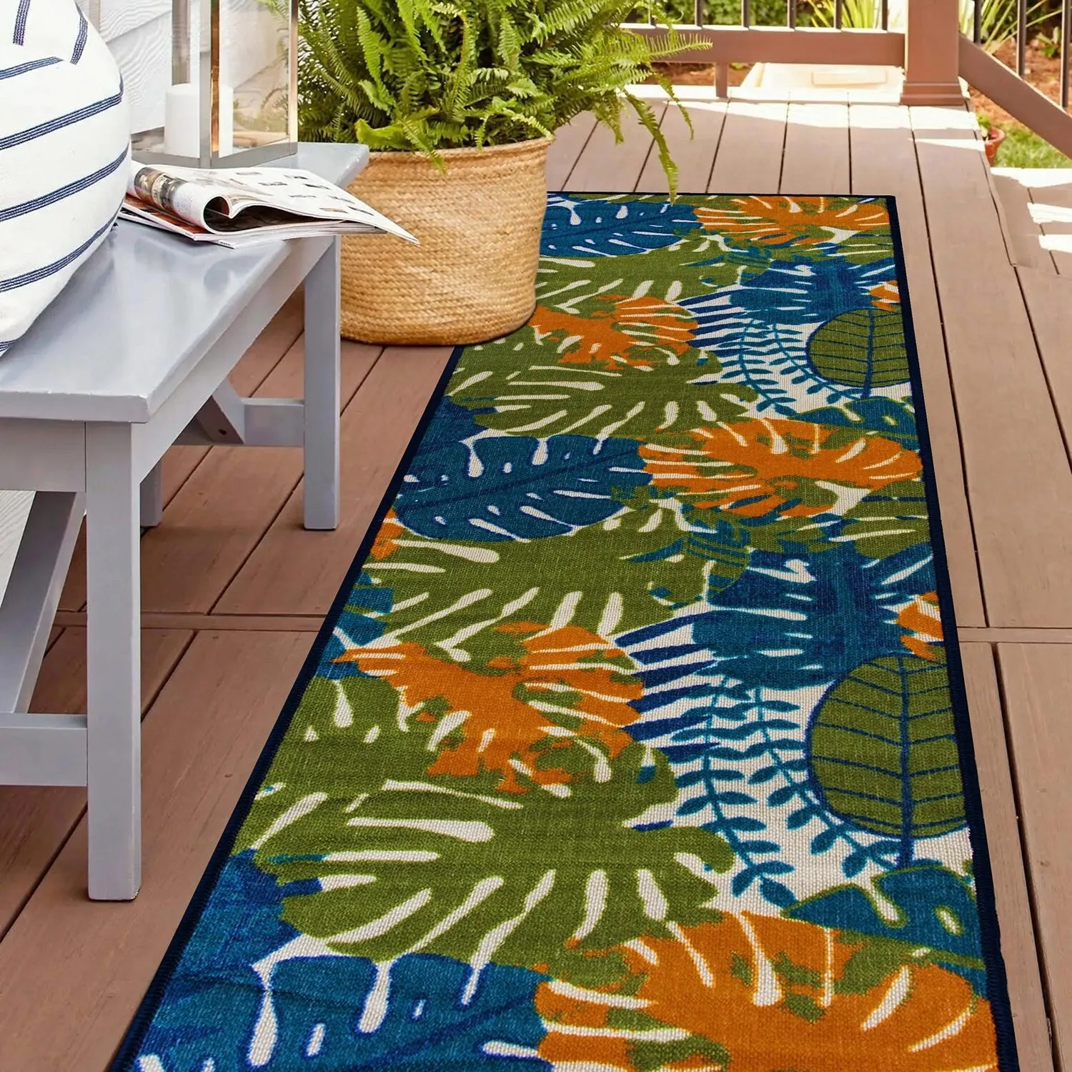 Contemporary Tropical Leaves Flatweave Indoor/Outdoor Area Rug
