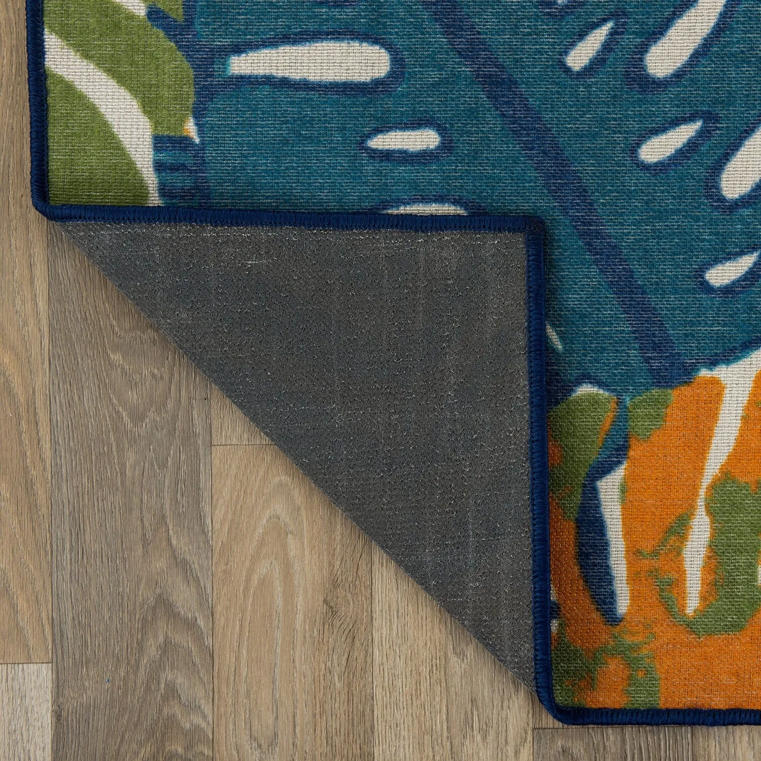 Contemporary Tropical Leaves Flatweave Indoor/Outdoor Area Rug