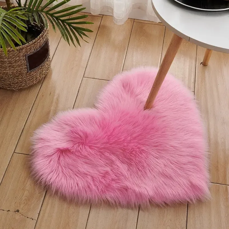 Curata Heart Shaped Faux Fur Rug - Shag Fluffy Rug - 6 colors - 19.6 x 23.6 - 2' Heart Shape