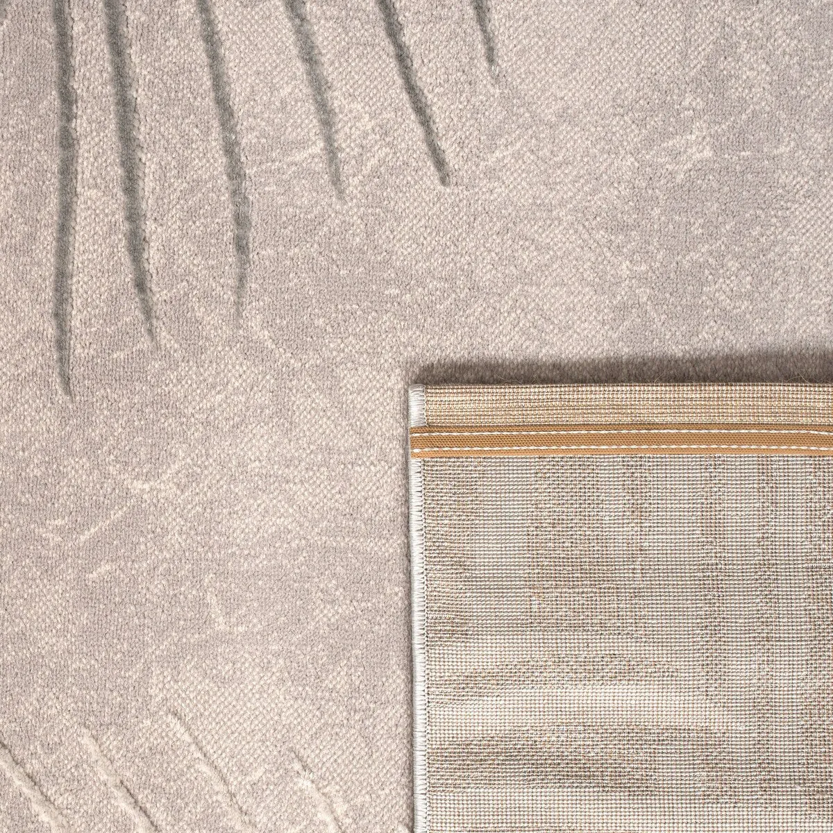 Elegant Area Rug with Textured Palm Leaf Design