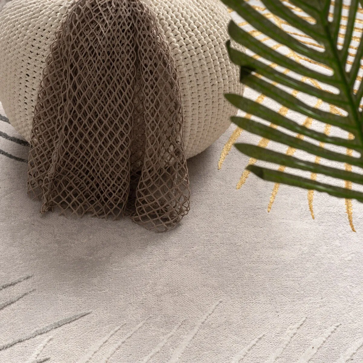 Elegant Area Rug with Textured Palm Leaf Design