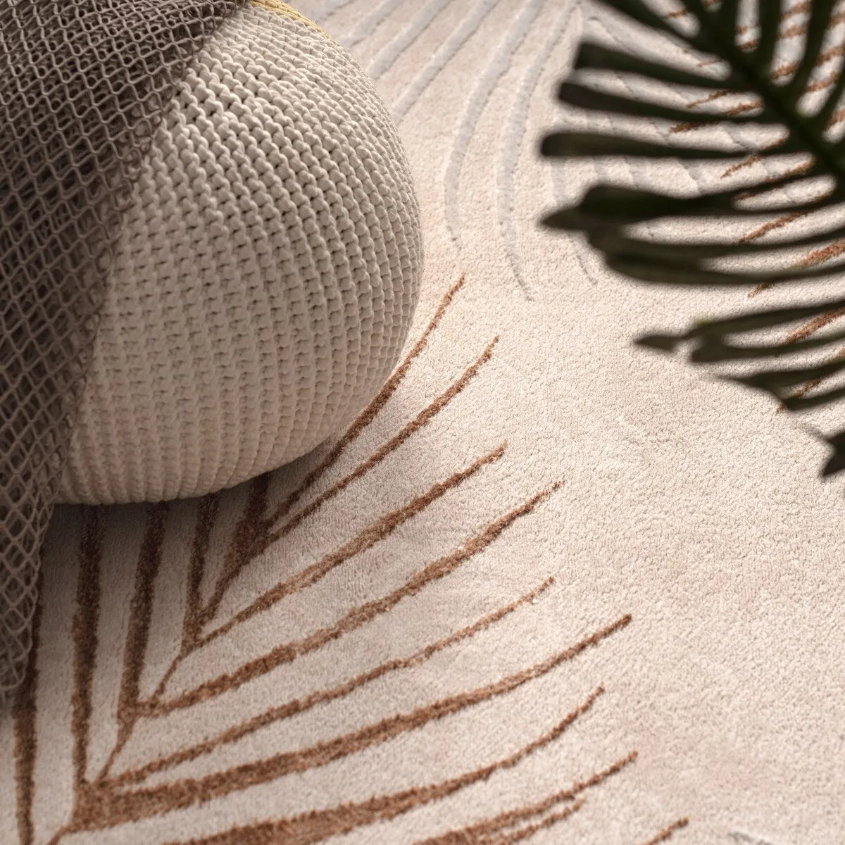Elegant Area Rug with Textured Palm Leaf Design