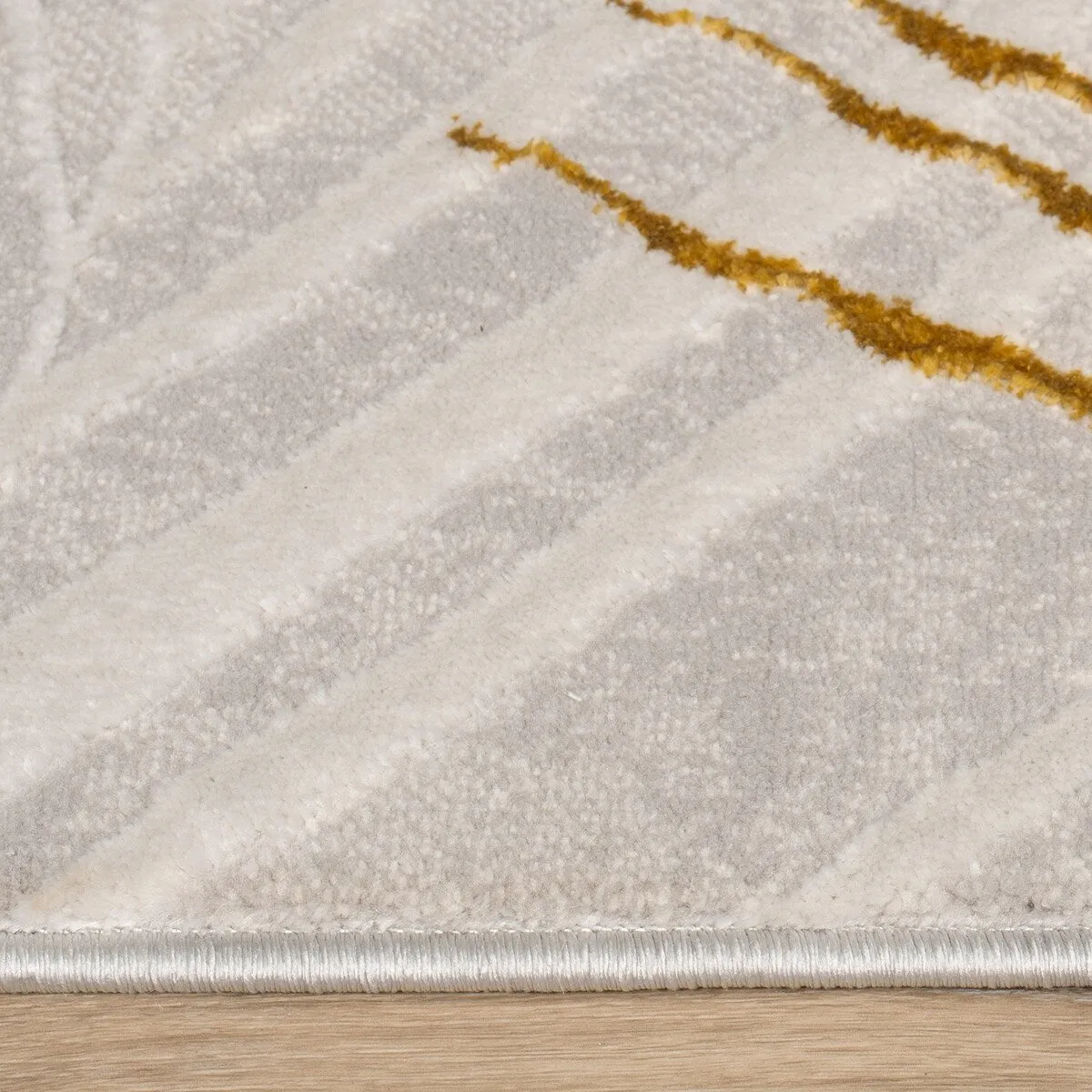 Elegant Area Rug with Textured Palm Leaf Design