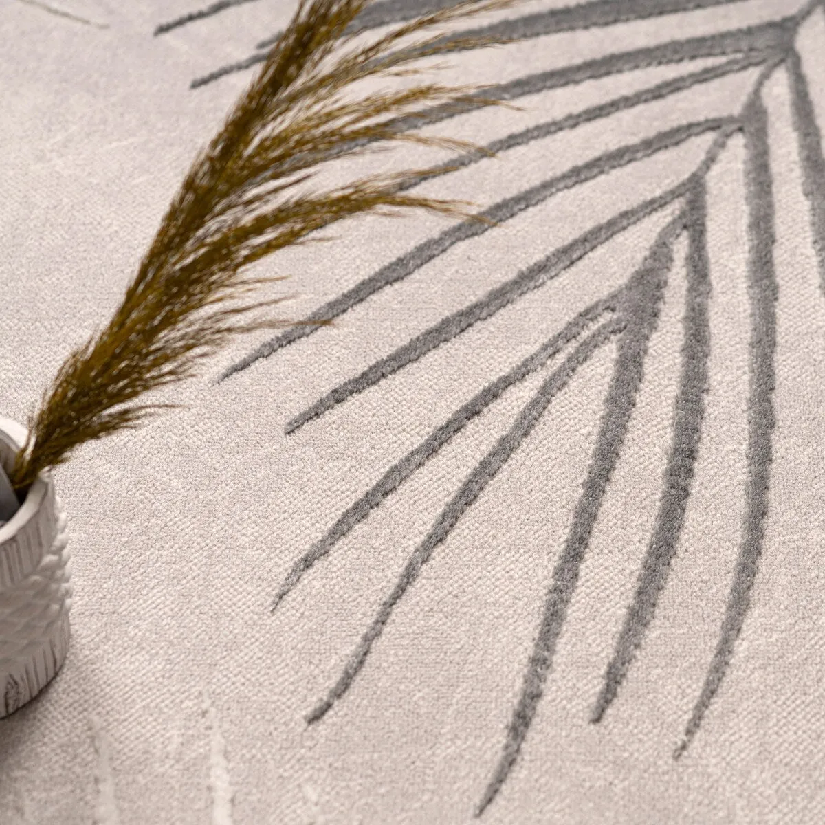 Elegant Area Rug with Textured Palm Leaf Design
