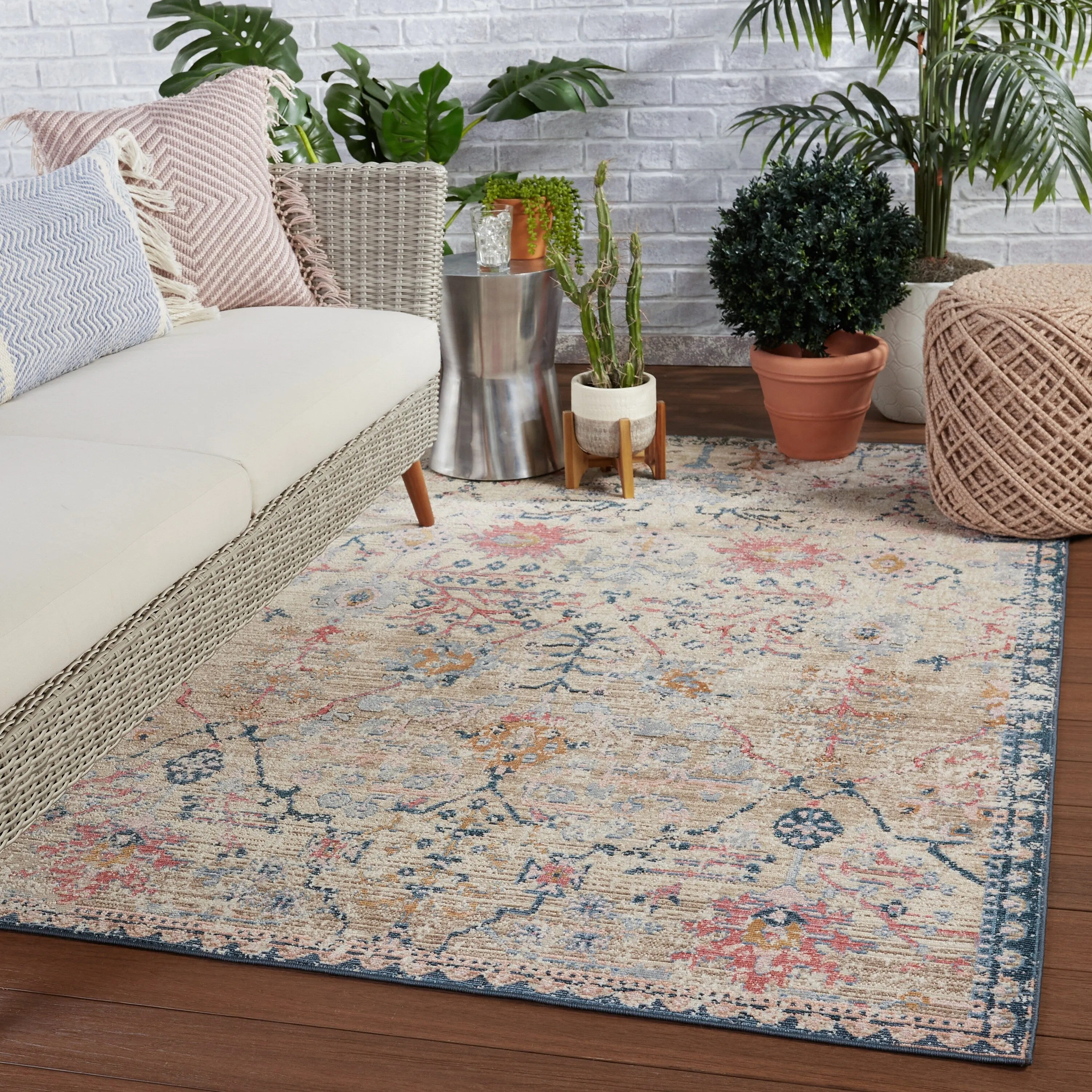 Elva Indoor/ Outdoor Oriental Area Rug