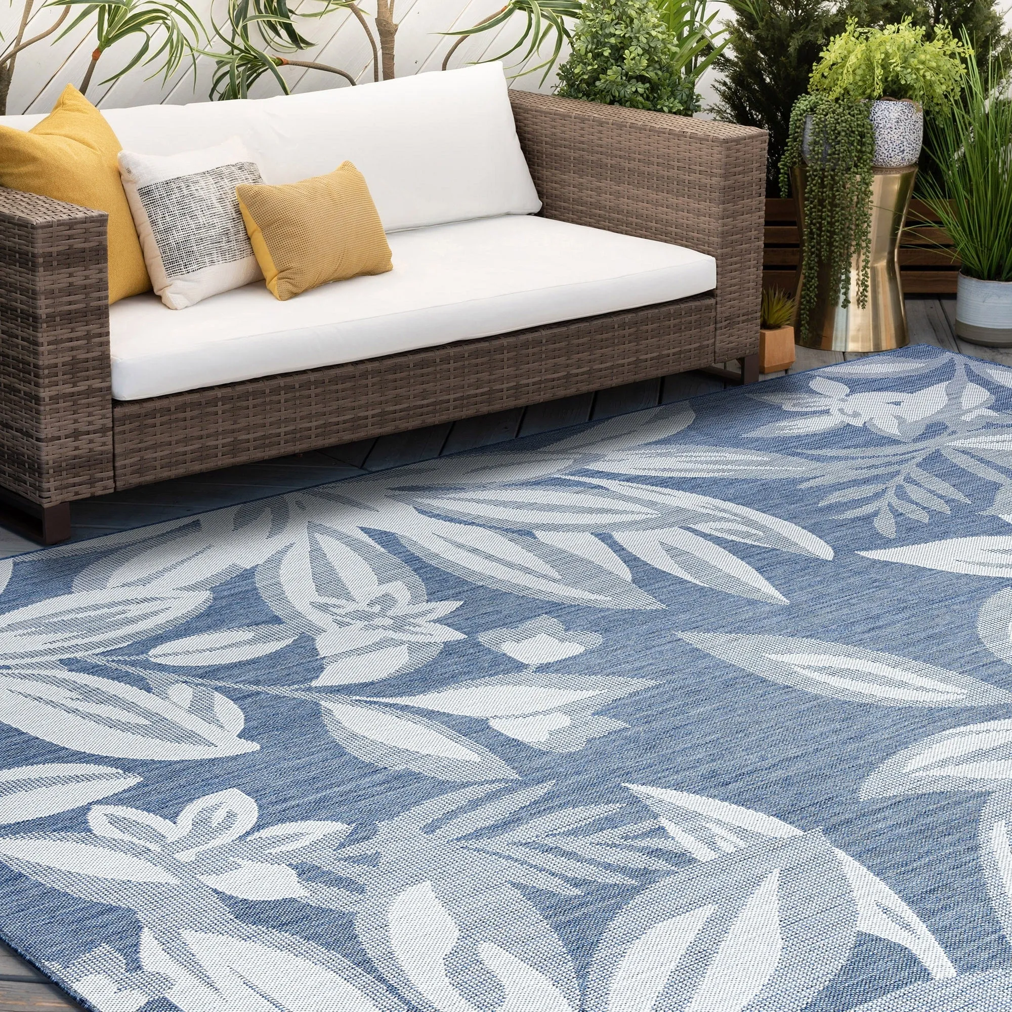 Exo Coastal Floral Indoor/Outdoor Area Rug