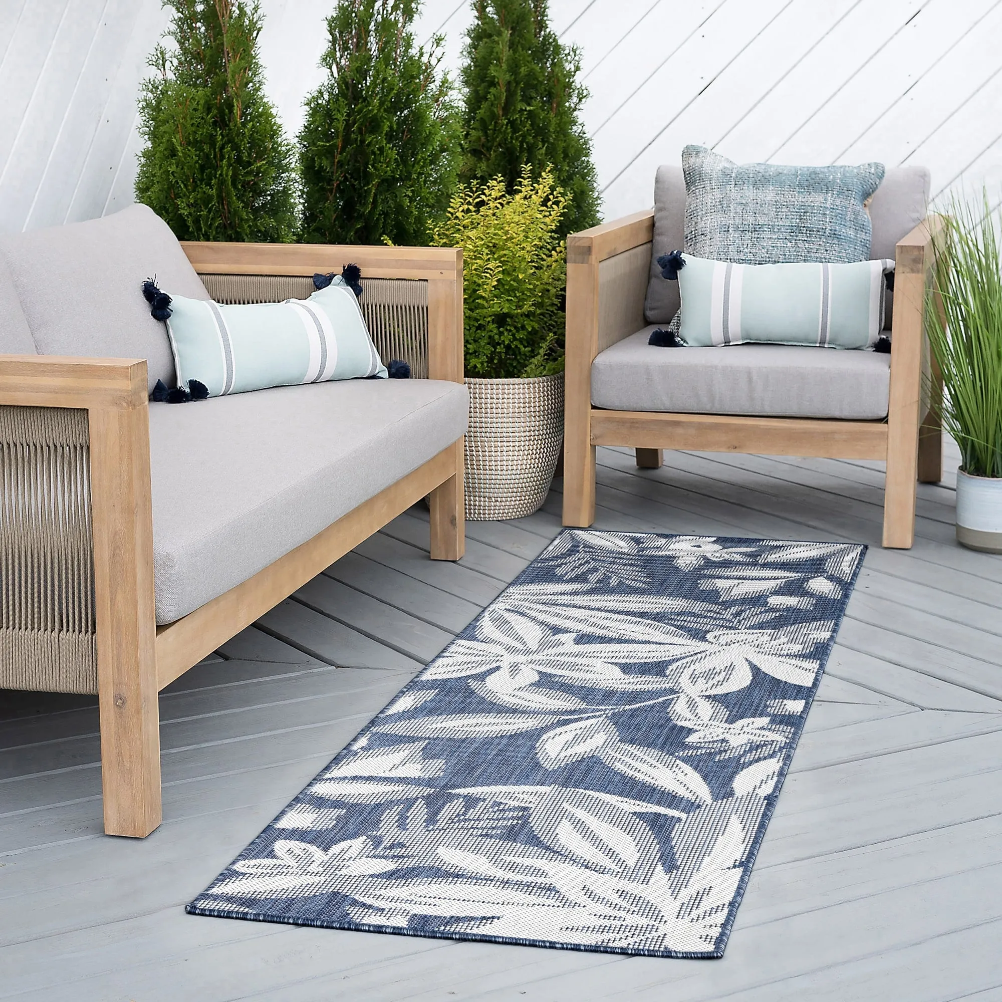 Exo Coastal Floral Indoor/Outdoor Area Rug