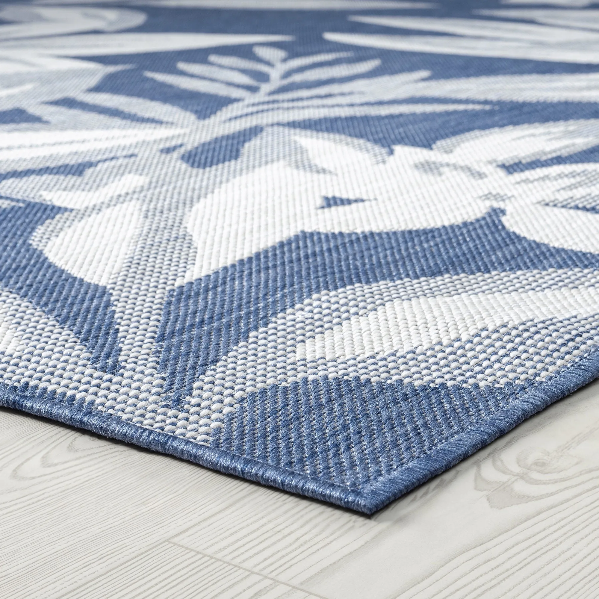Exo Coastal Floral Indoor/Outdoor Area Rug
