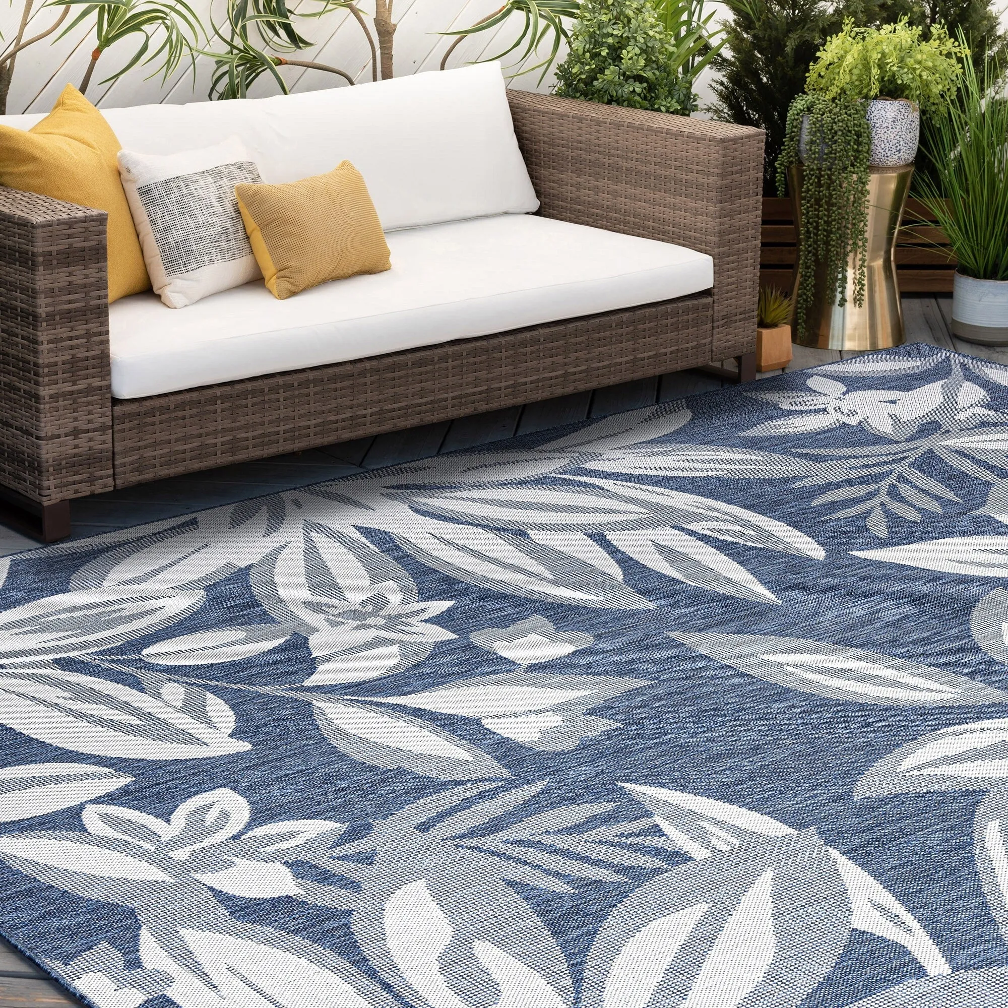 Exo Coastal Floral Indoor/Outdoor Area Rug