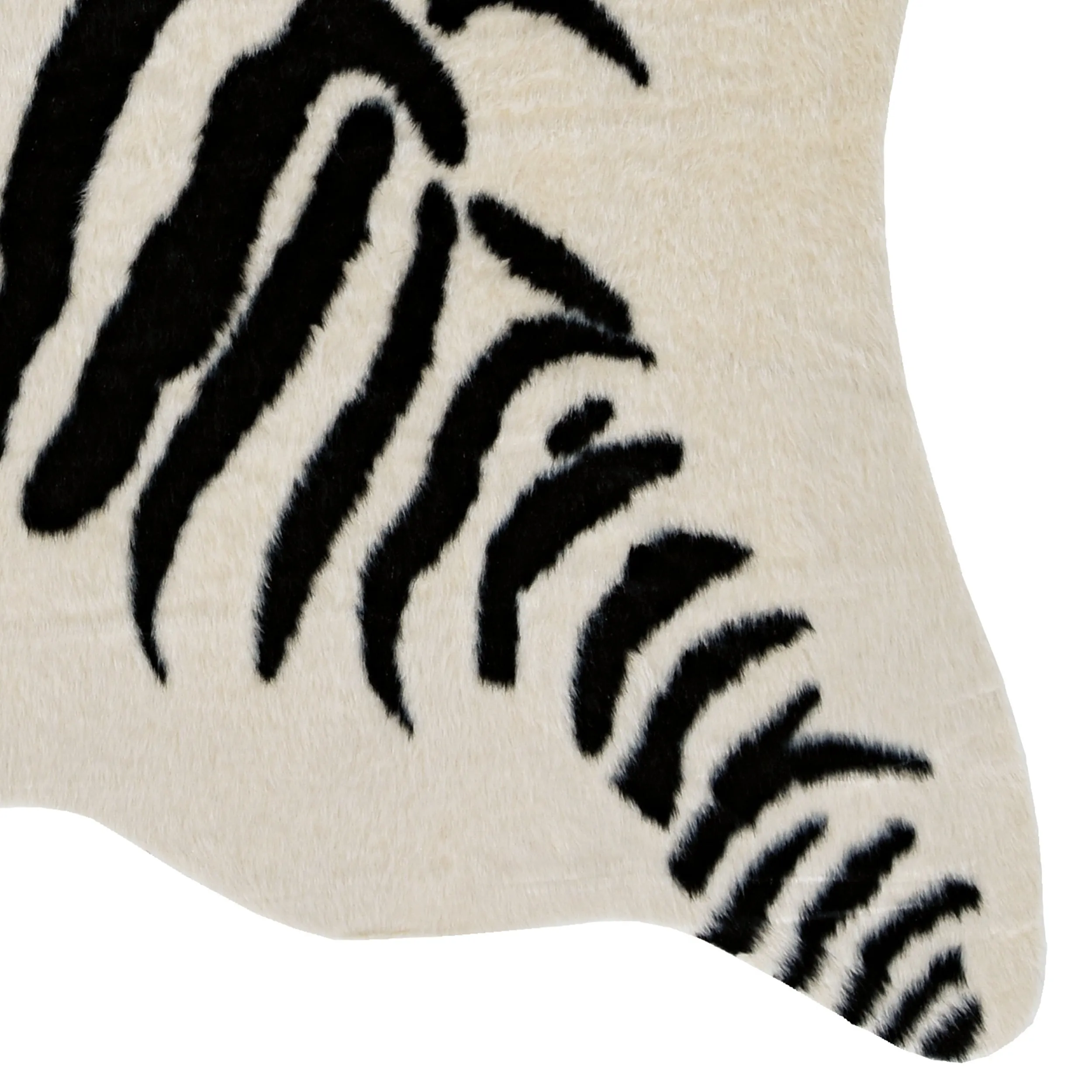 Faux Cowhide Area Rug - 5' x 6'6