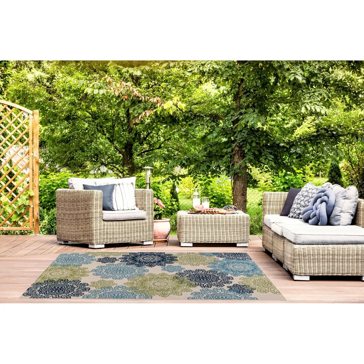 GAD Posey Geometric Medallion Indoor/ Outdoor Area Rug
