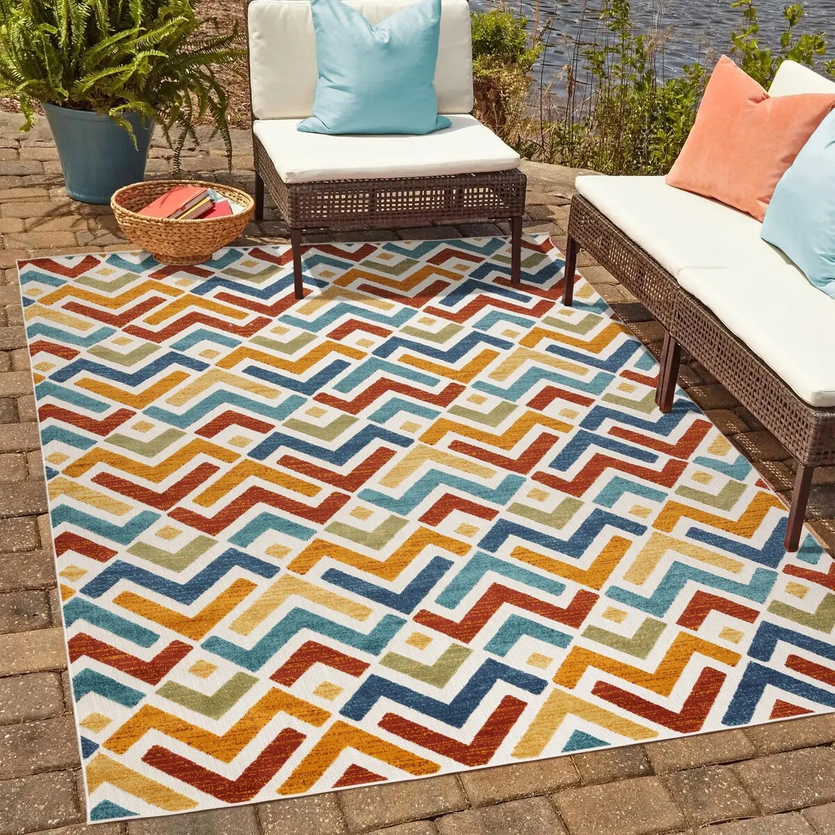 Gertmenian Fosel Allie Modern Geometric Chevron Multi-Colored Indoor/ Outdoor High-Low Area Rug