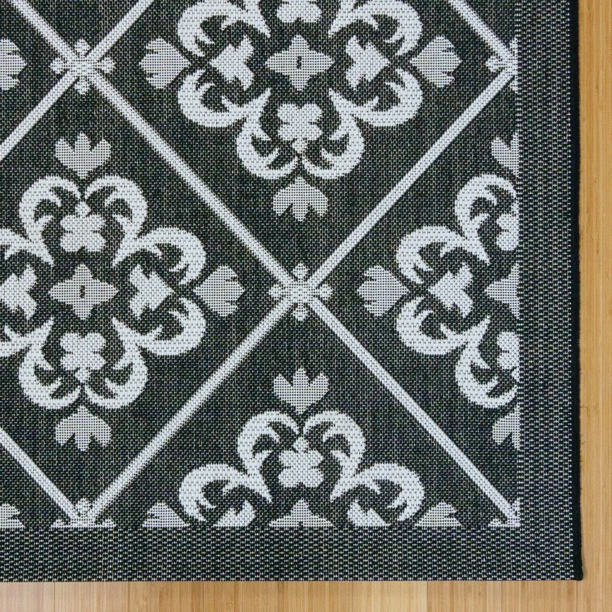 Gertmenian Paseo Bran Transitional Black Medallion Flatweave Indoor/ Outdoor Area Rug