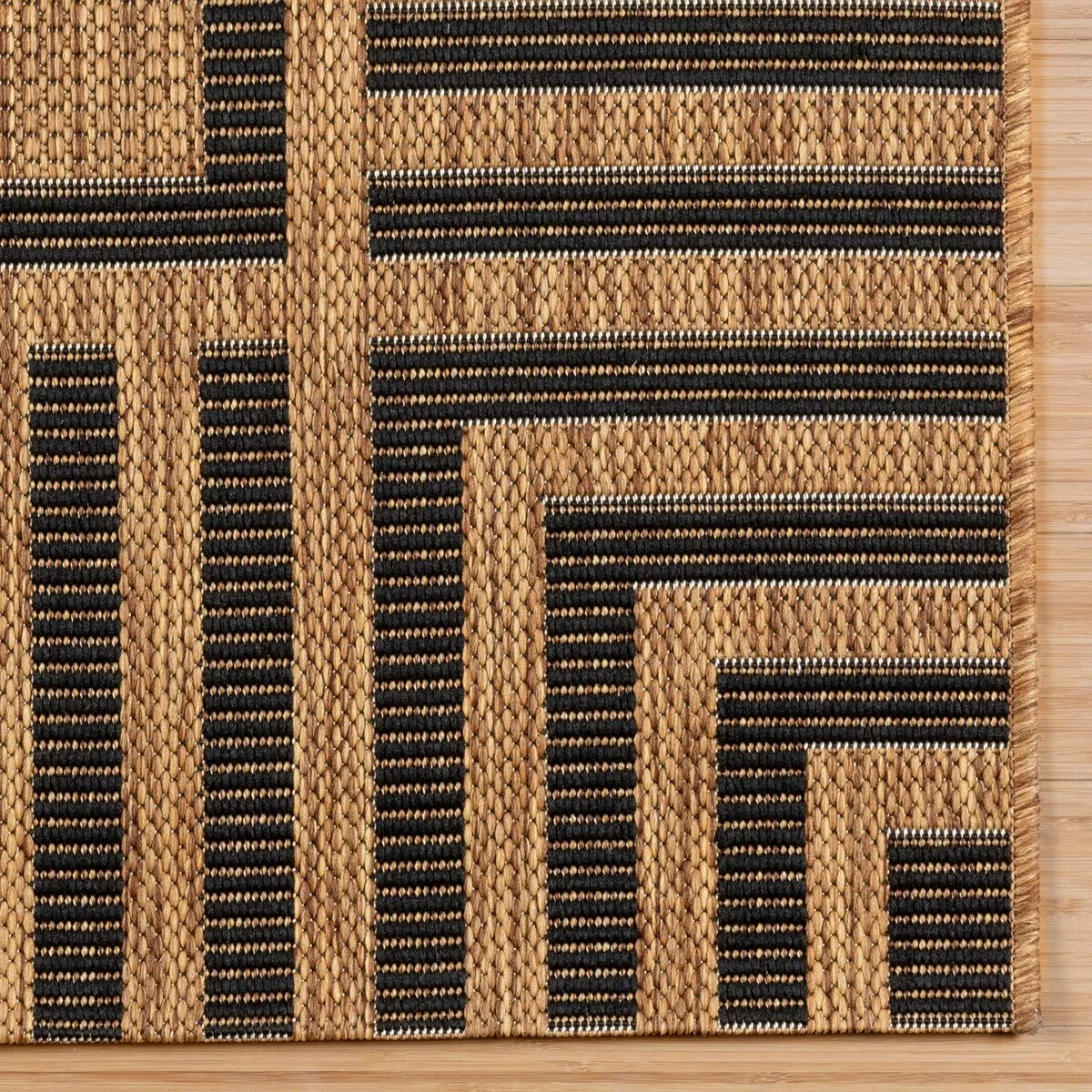 Gertmenian Paseo Kiano Modern Stripe Border Polypropylene Flatweave Indoor/ Outdoor Area Rug