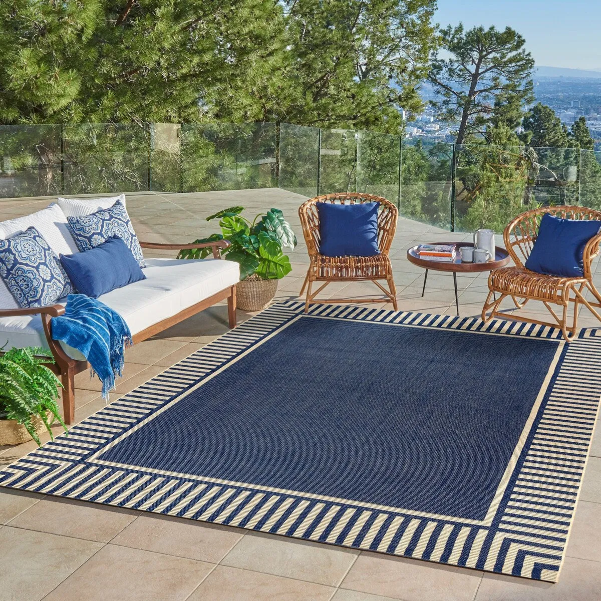 Gertmenian Paseo Kiano Modern Stripe Border Polypropylene Flatweave Indoor/ Outdoor Area Rug