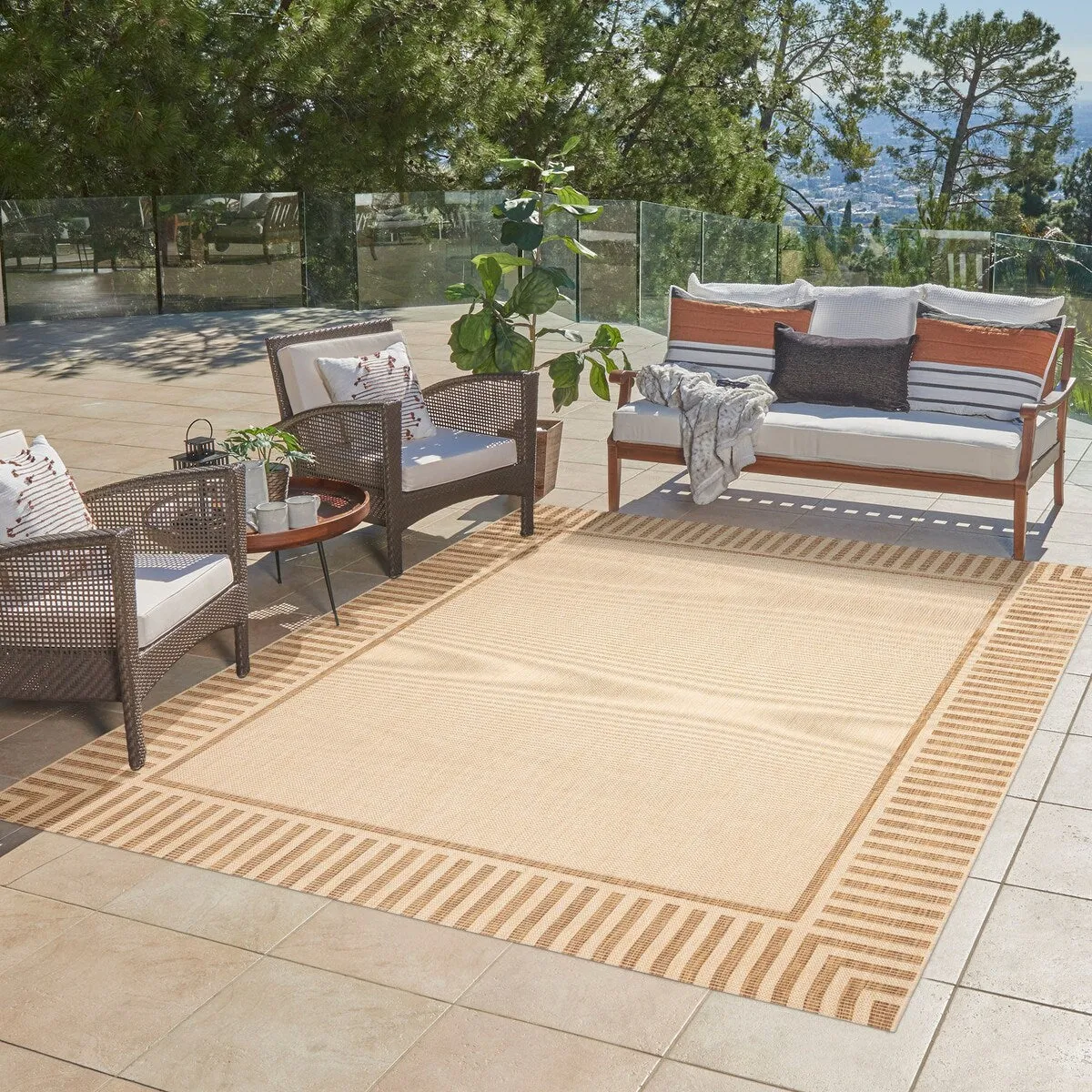 Gertmenian Paseo Kiano Modern Stripe Border Polypropylene Flatweave Indoor/ Outdoor Area Rug